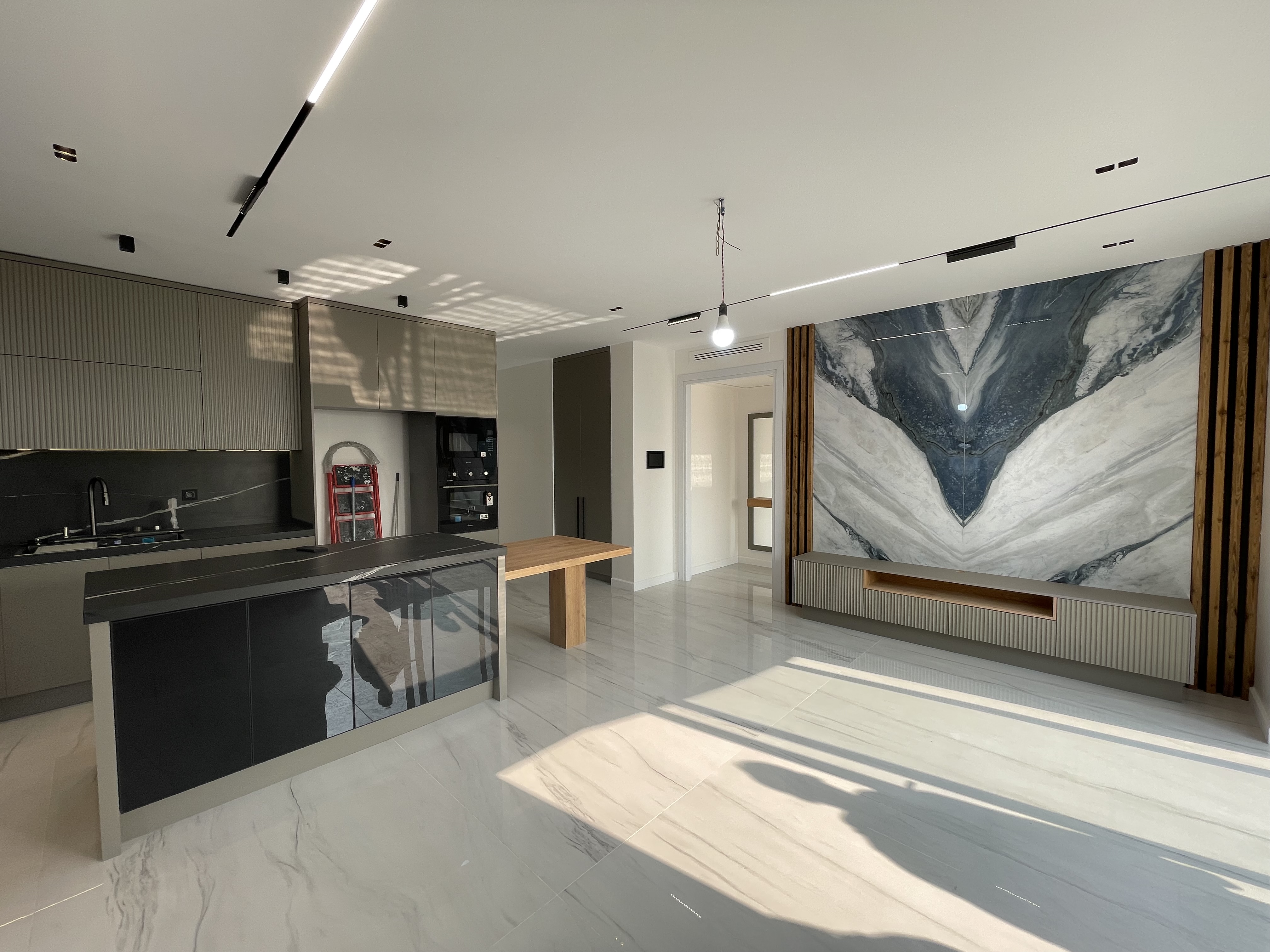 فروش آ‌پارتمان 92 متر دزاشیب ویو ابدی کل تهران