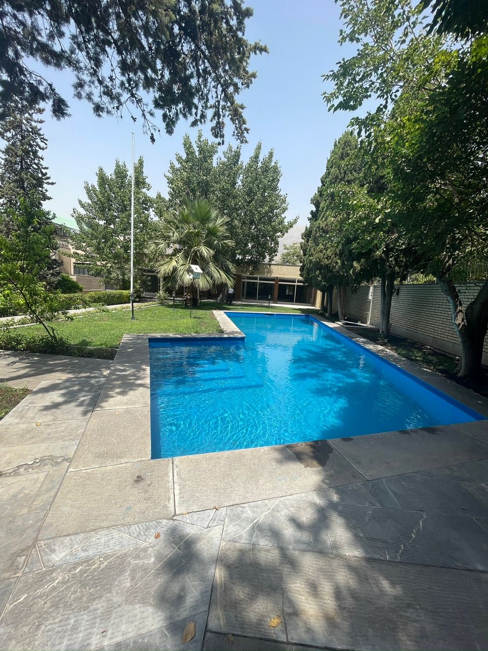 اجاره ویلایی 1700 متر الهیه