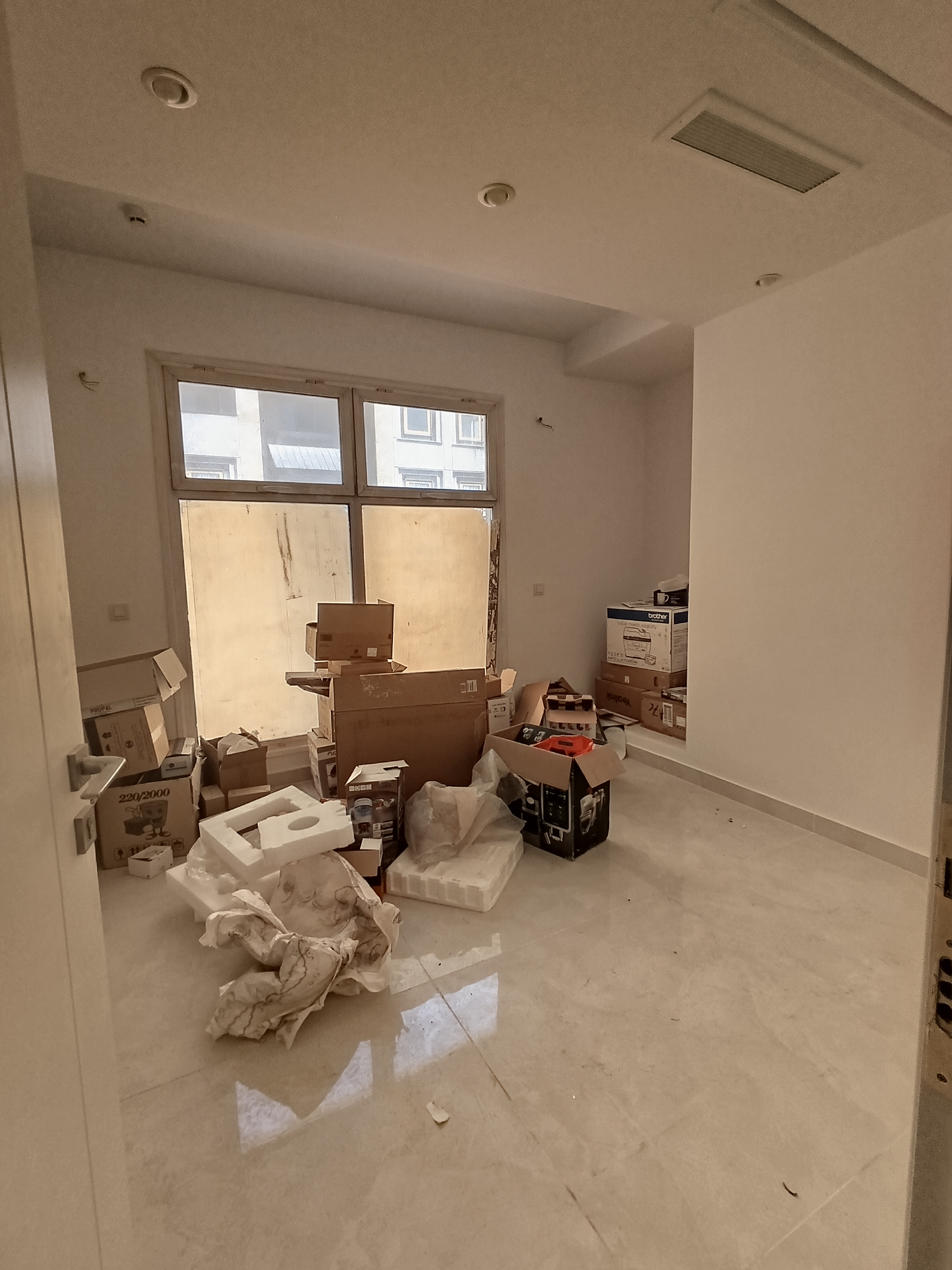 اجاره اداری 200متر آجودانیه