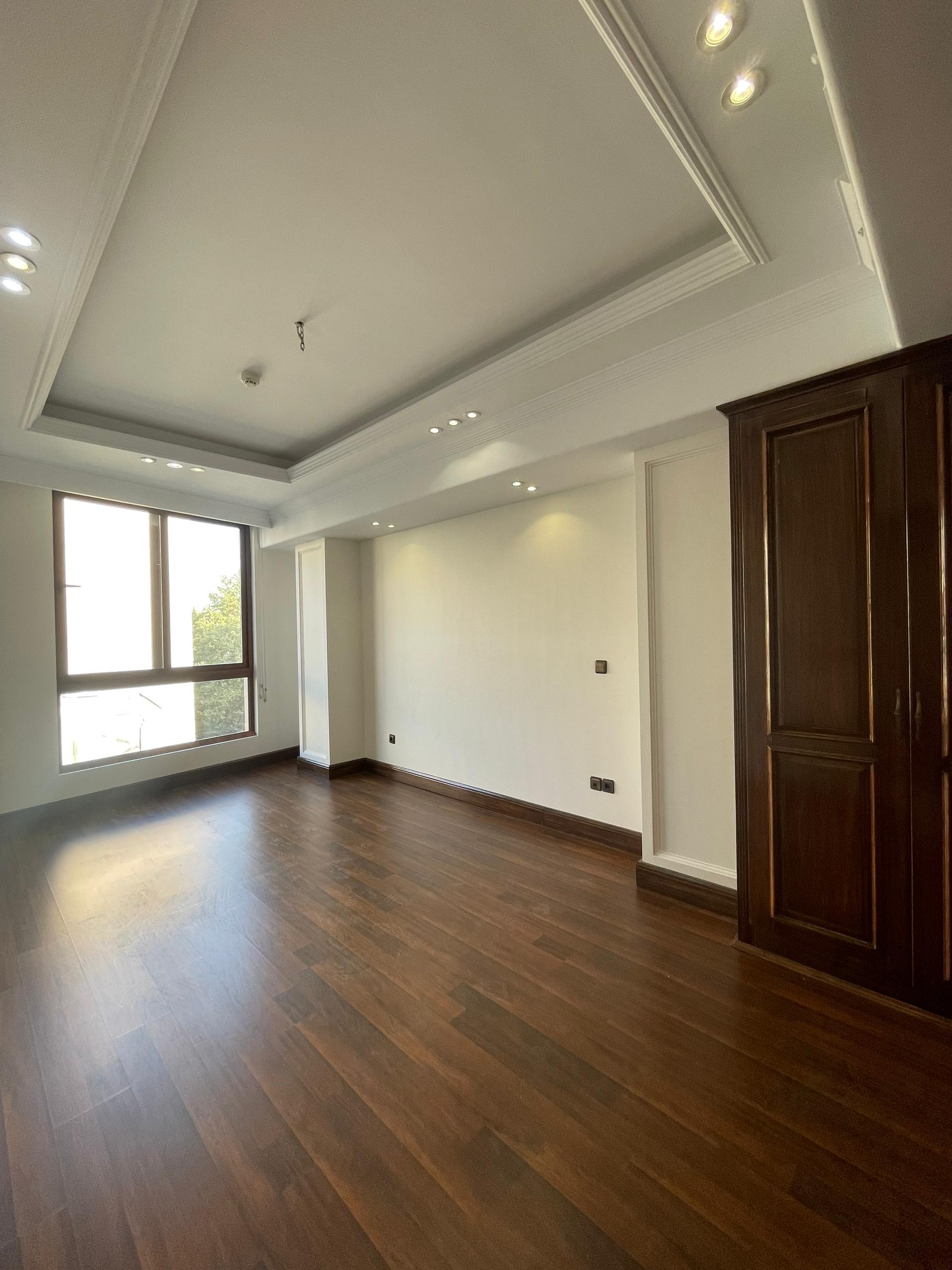 اجاره آپارتمان 200متر فرمانیه سه خواب پشت سفارت ایتالیا