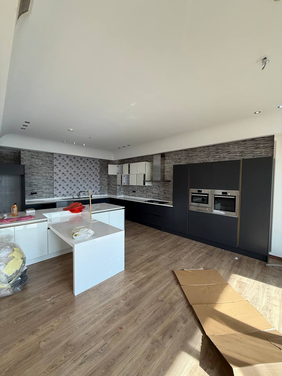 اجاره آپارتمان 230متر نیاوران فول مشاعات تاپ لوکیشن