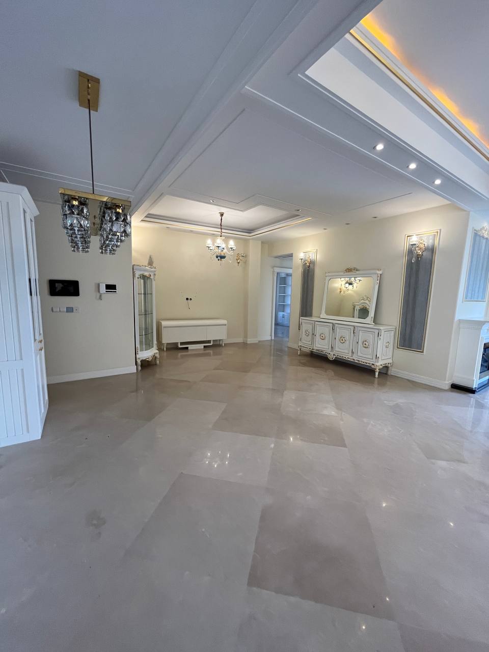 اجاره آپارتمان 270 متر نیاوران مشاعات فعال