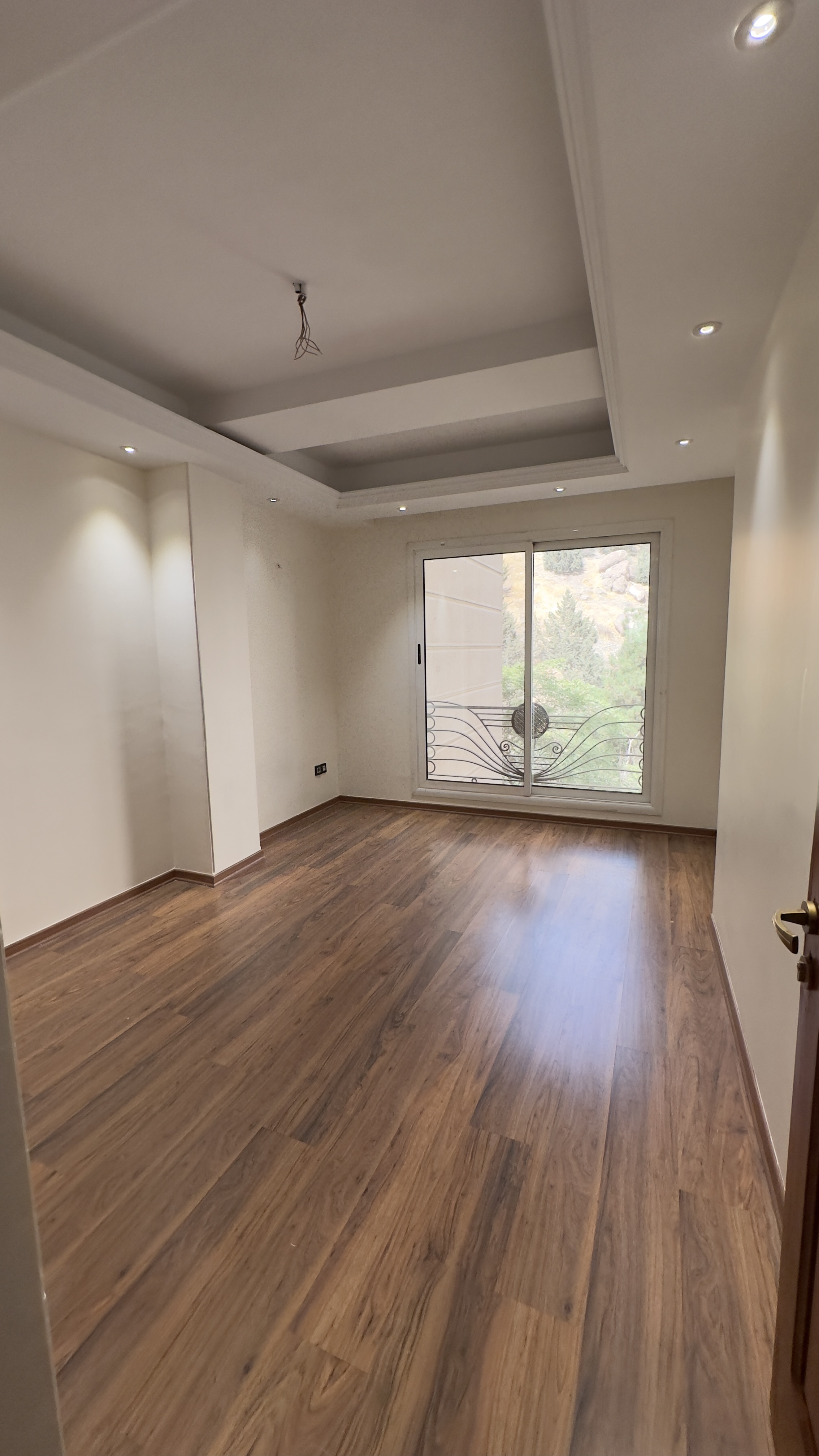 300 متر 4 خواب