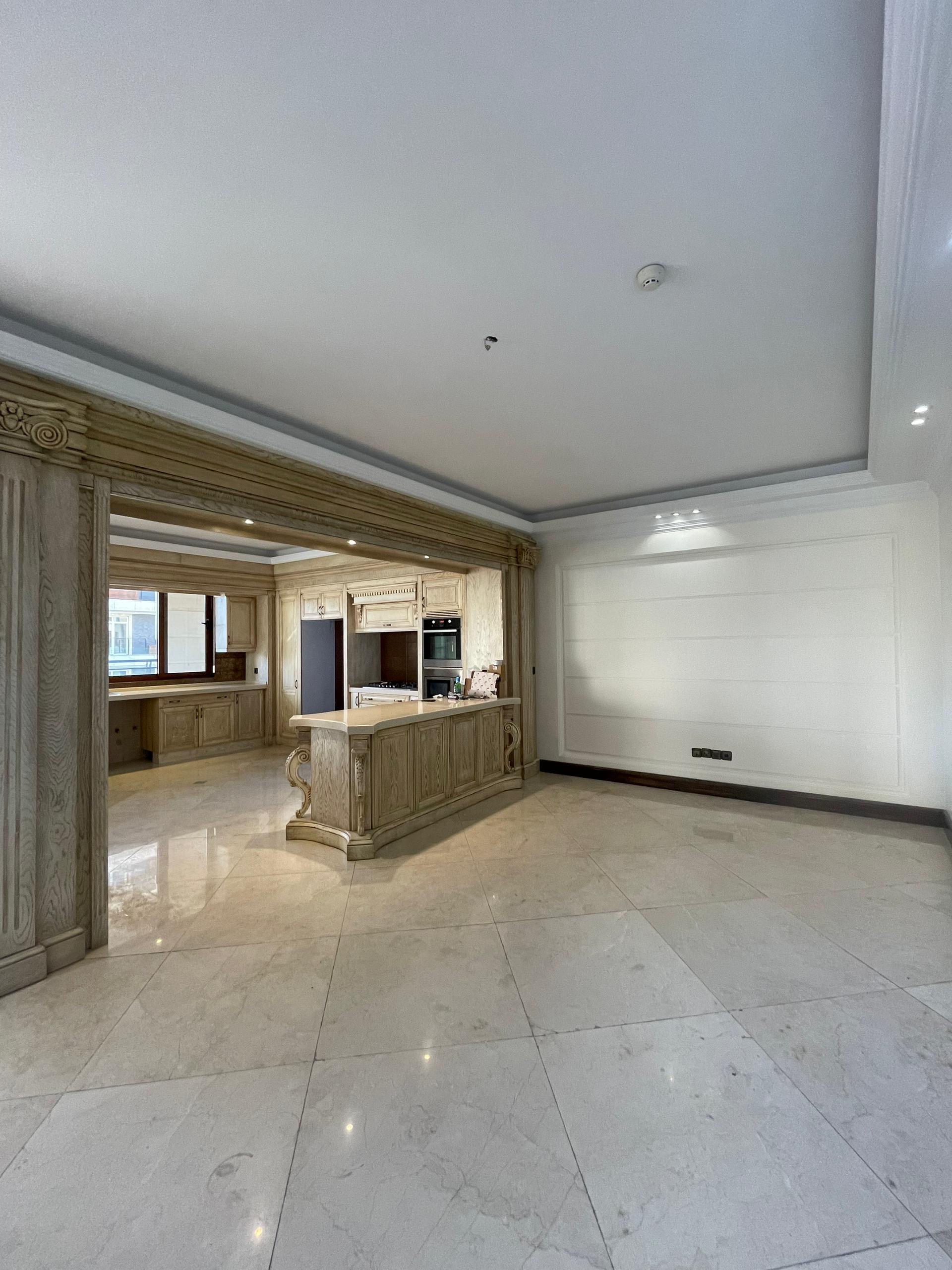 اجاره آپارتمان 200متر فرمانیه سه خواب پشت سفارت ایتالیا