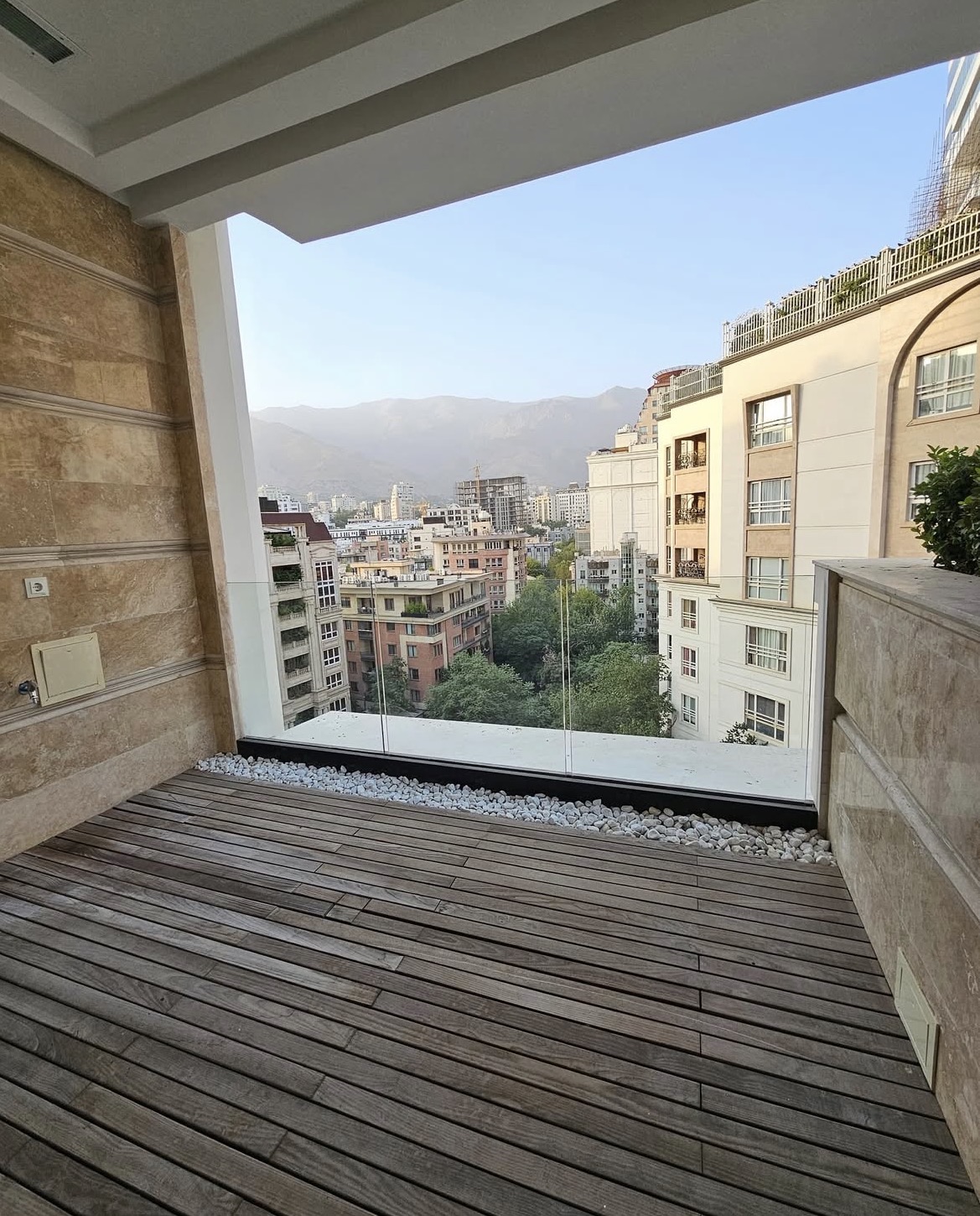 اجاره آپارتمان 220متر فرمانیه فول‌مشاعات 3پارکینگ