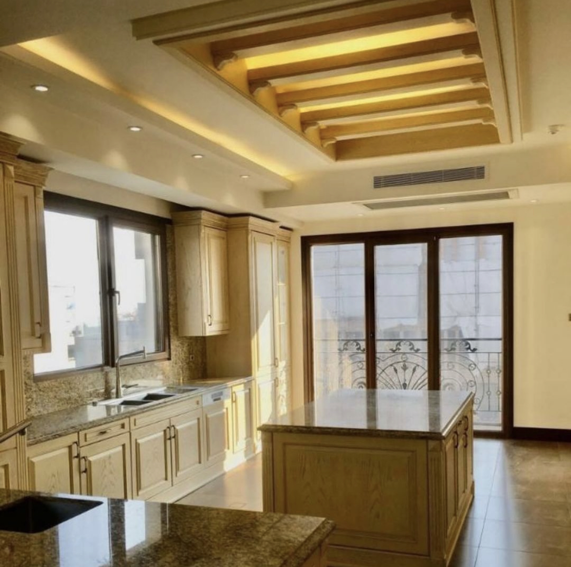 اجاره آپارتمان 220 متر اقدسیه فول مشاعات نور عالی