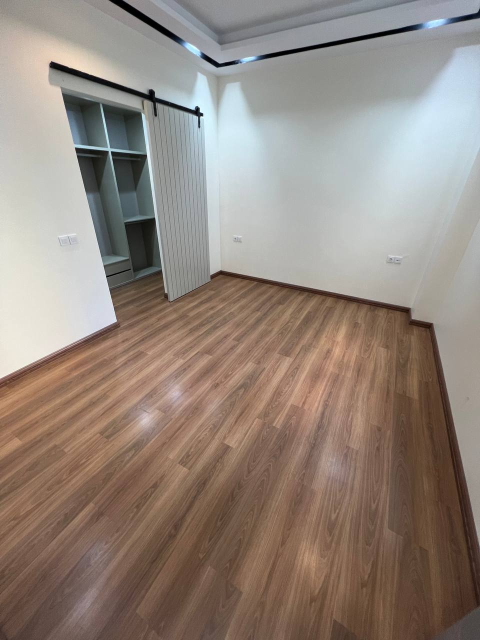 فروش آپارتمان 70 متری خوش نقشه کیکاووس تاپ لوکیشن