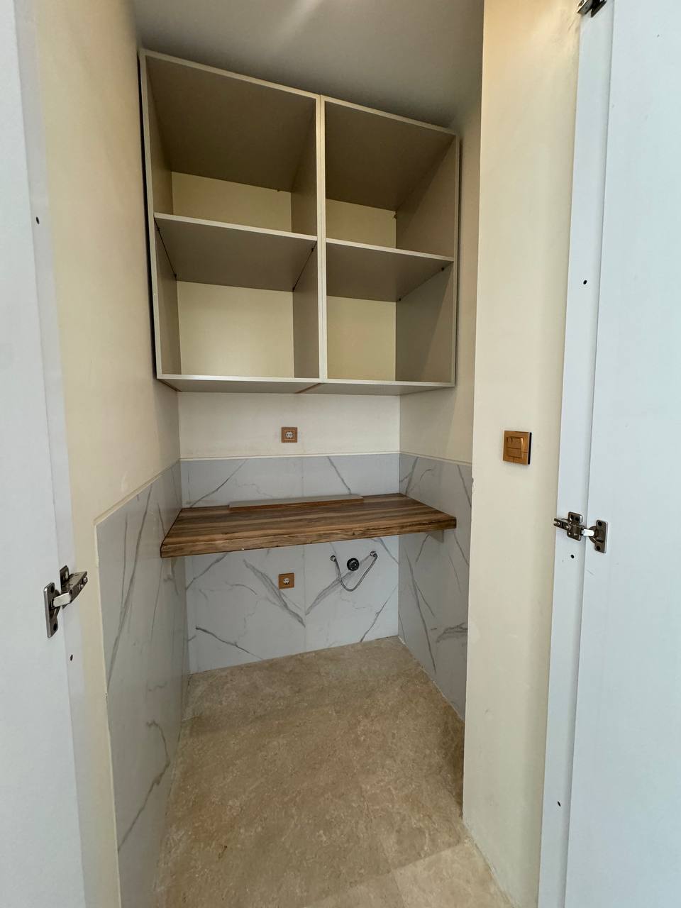 فروش آپارتمان 150 متر هروی سه خواب نوساز سازه متفاوت