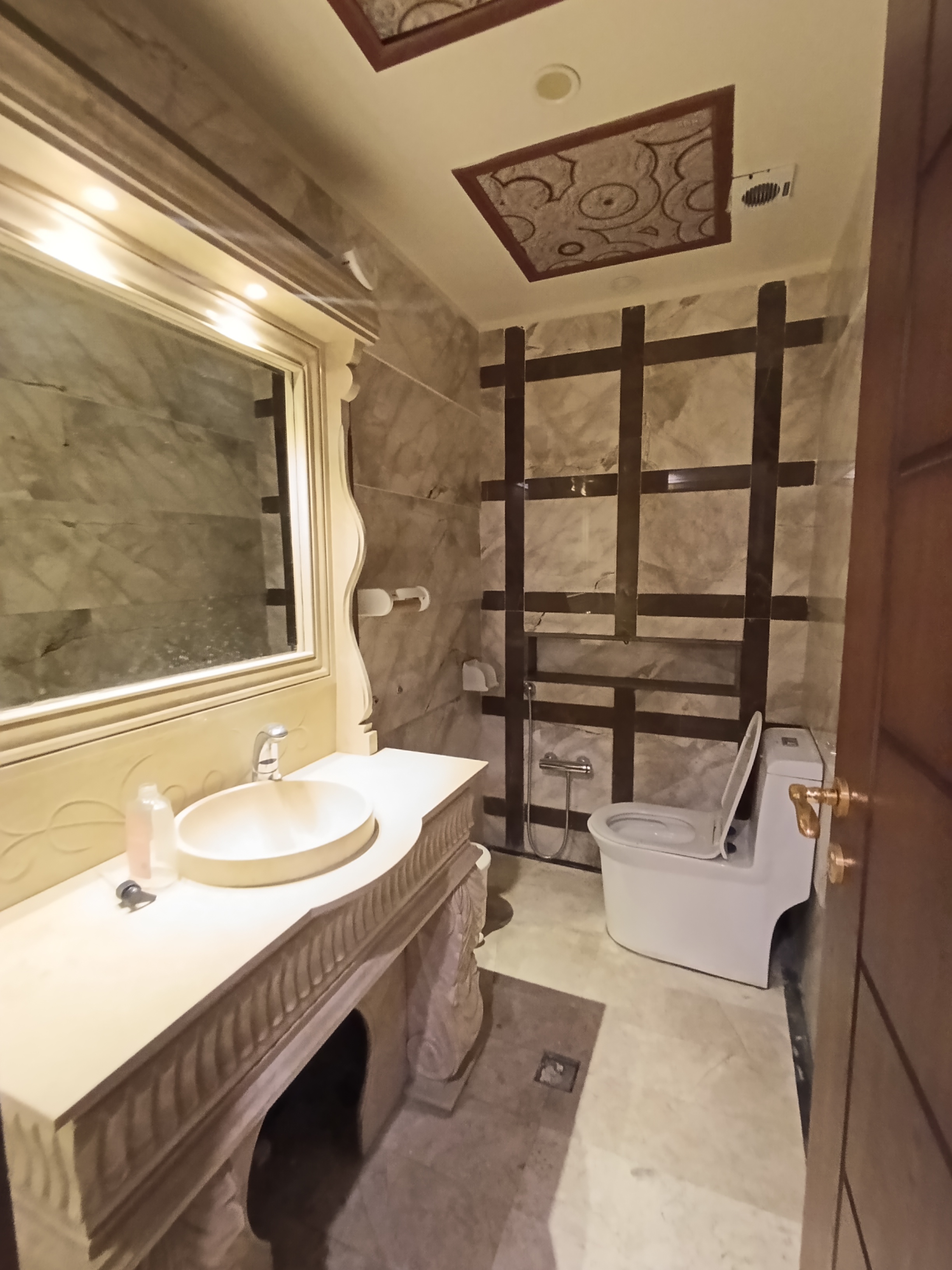 اجاره اداری 100متر اقدسیه