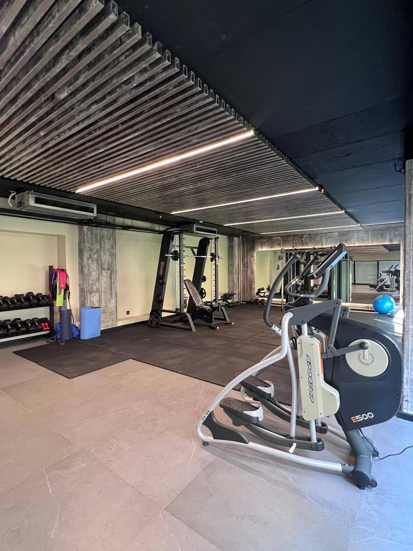 فروش آپارتمان فرمانیه 200 متر 3 خواب برج باغ