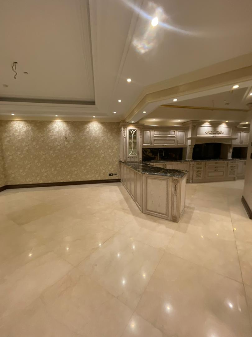 فروش آپارتمان  265متر فرمانیه 4 خواب تک واحدی نور جنوب