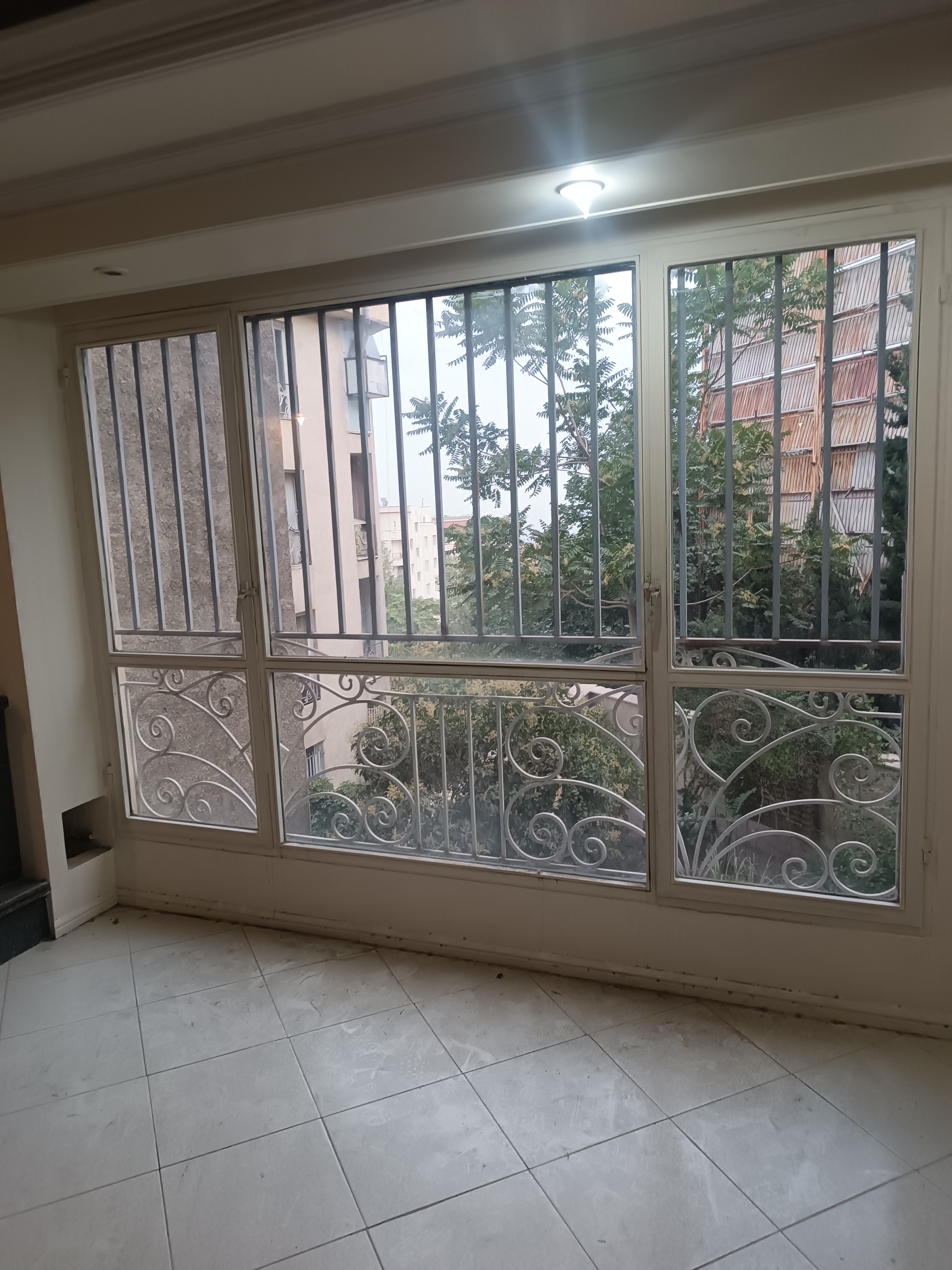 فروش آپارتمان 150 متر شهرک لاله 3 خواب ویو مشجر
