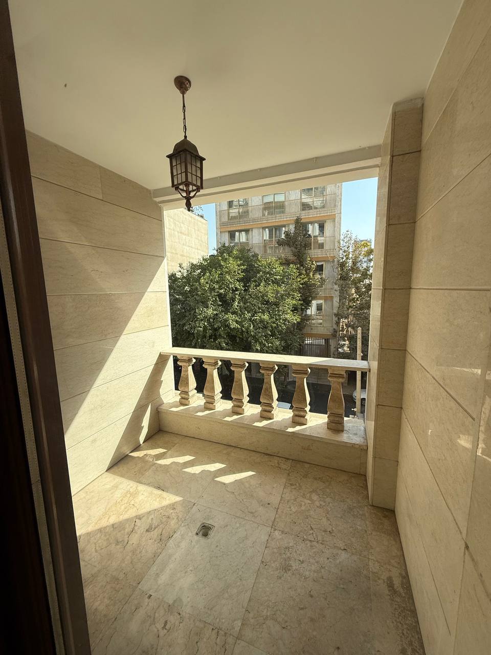 اجاره آپارتمان 240 متر نیــاوران
