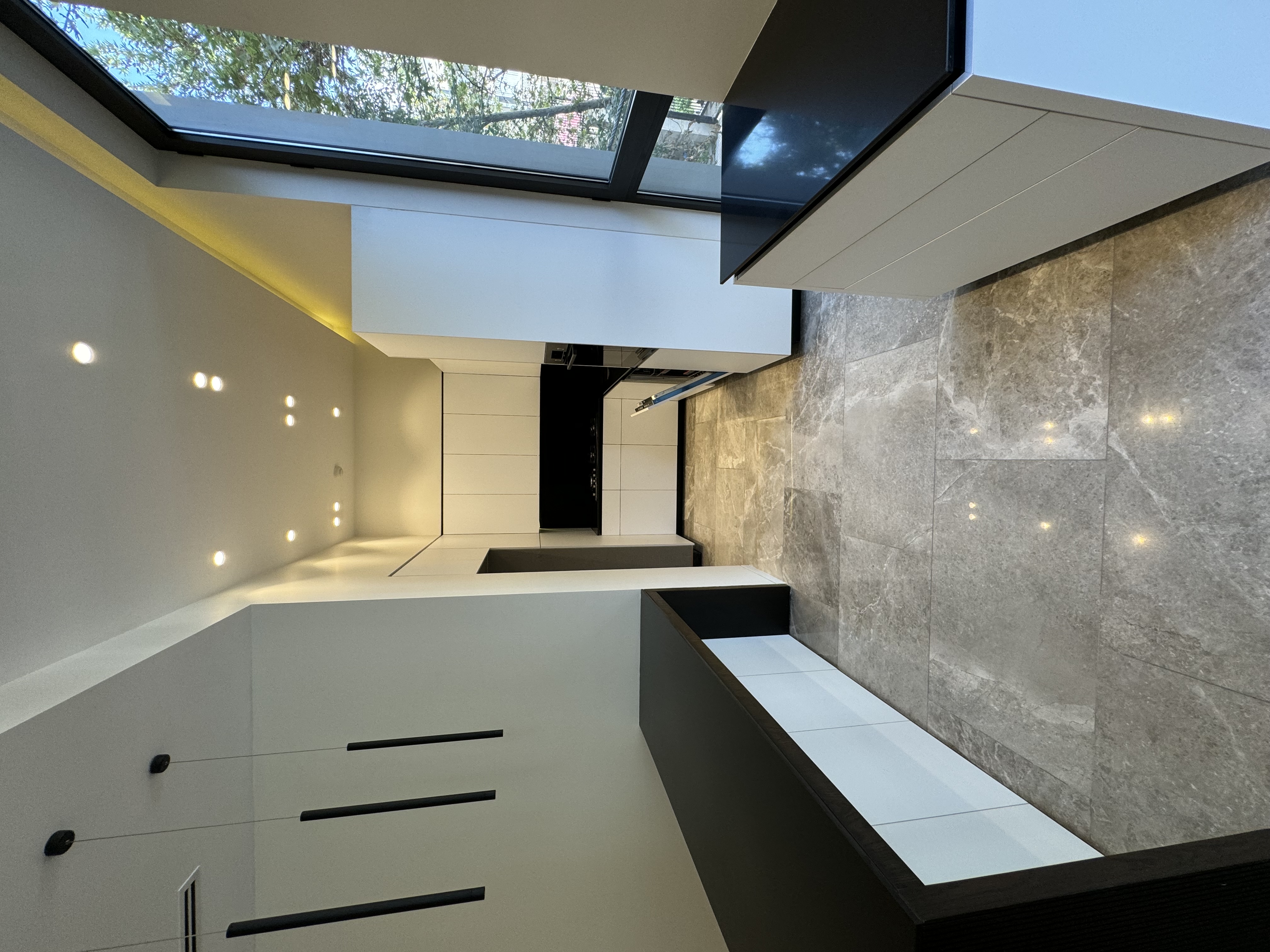 فروش آپارتمان 185 متری سه خواب مدرن / اطراف پارک قیطریه