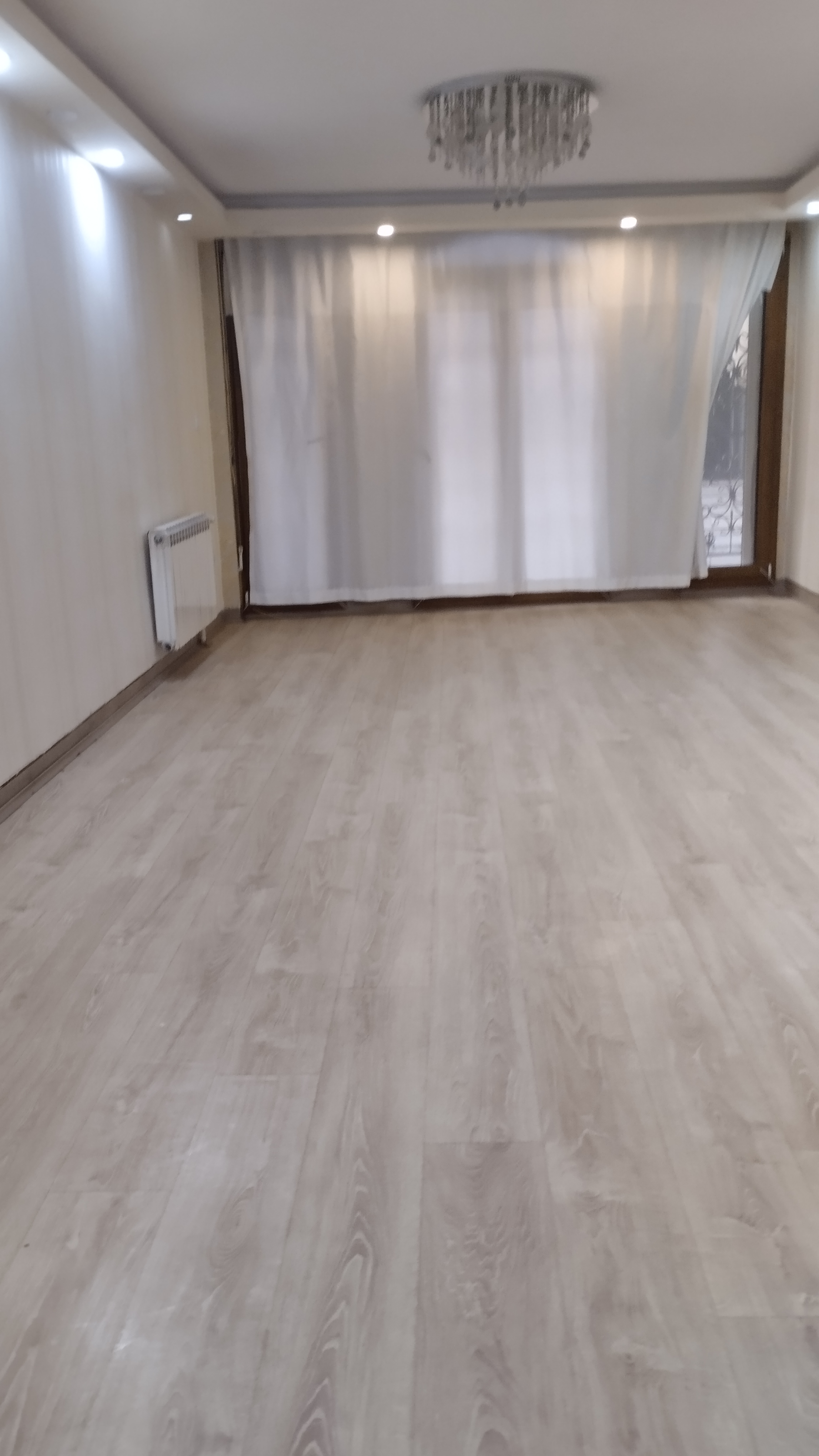 200 متر 3 خواب فول امکانات