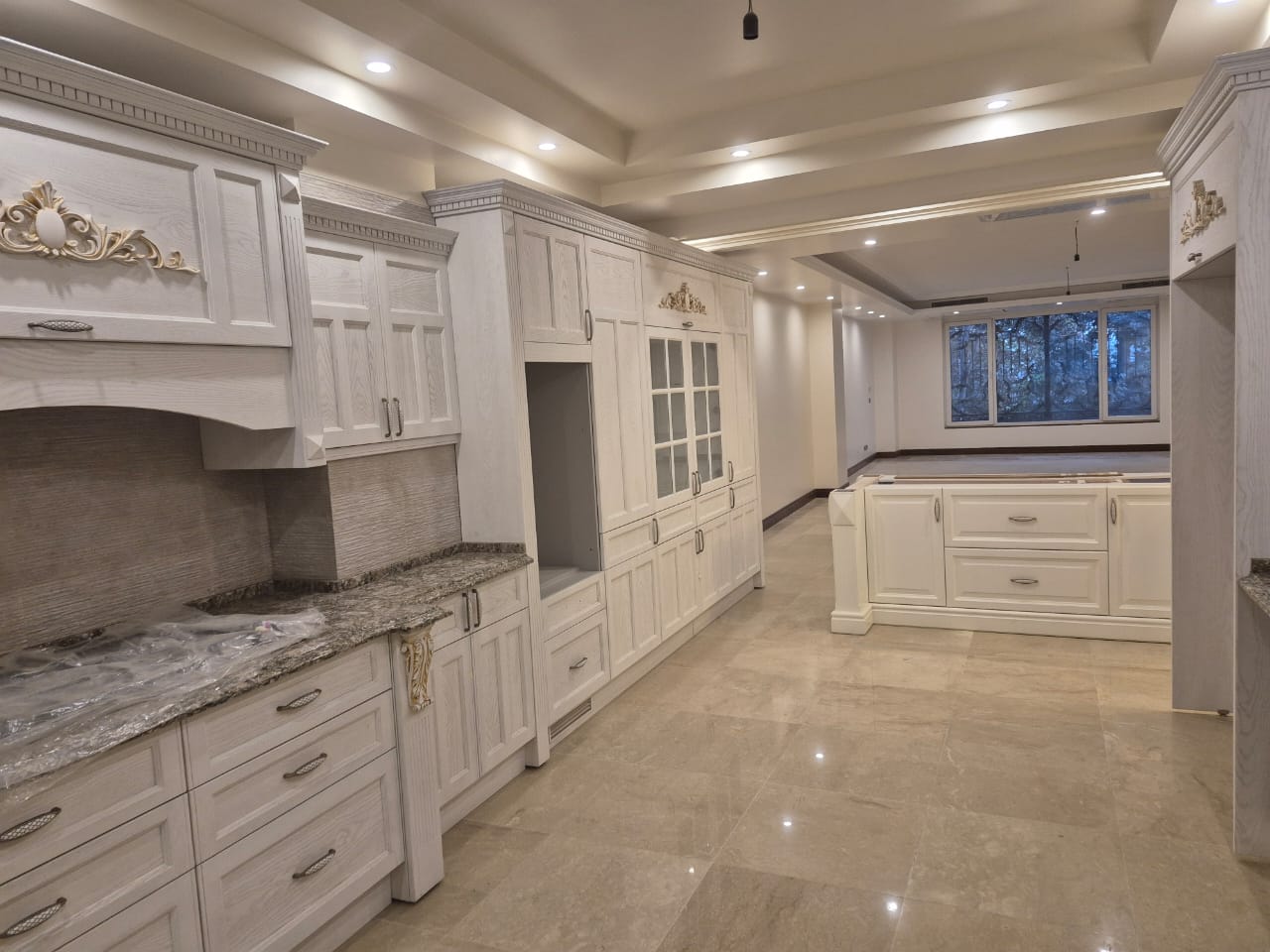 اجاره اپارتمان 230متر دربند پلان تفکیکی فول مشاعات