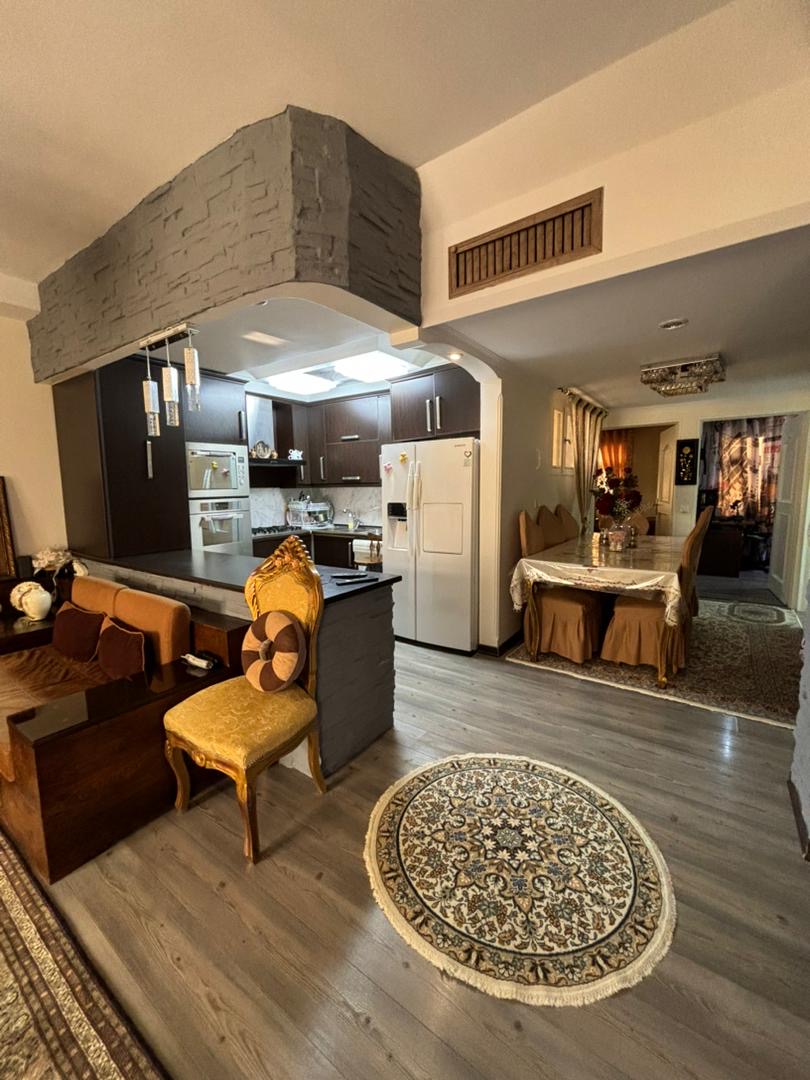 فروش آپارتمان 97 متر قلب منظریه پلان مهندسی نورگیر مستقیم