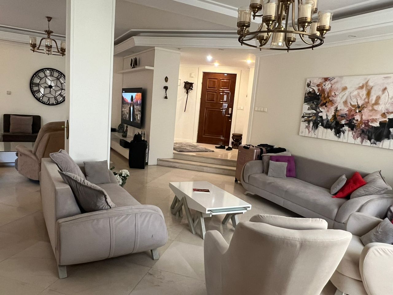 اجاره آپارتمان 200متر نیاوران بسیار جذاب تاپ لوکیشن