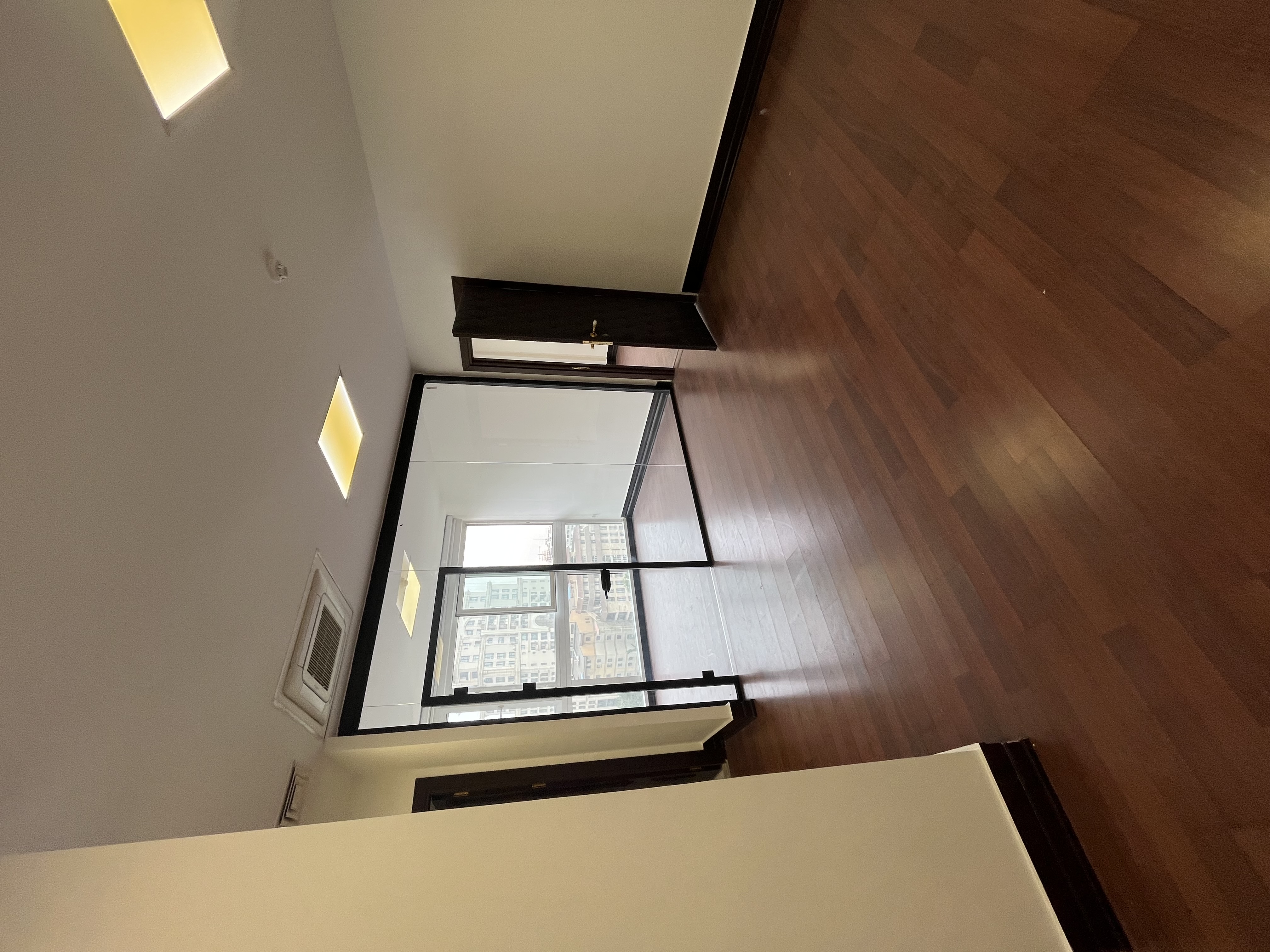 اجاره آپارتمان 95 متر در برج برند نیاوران