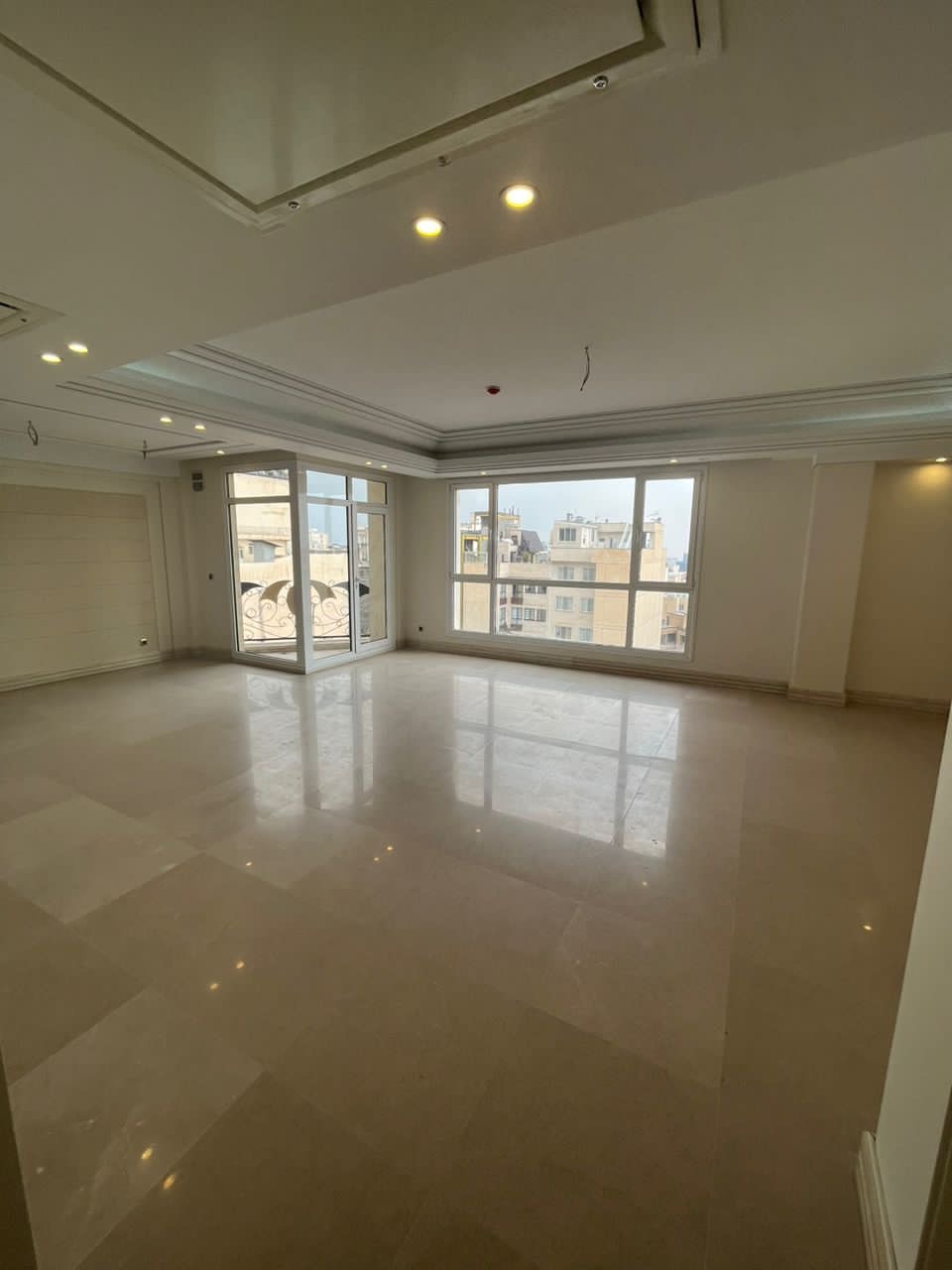 فروش آپارتمان در فرمانیه 100مترفول امکانات