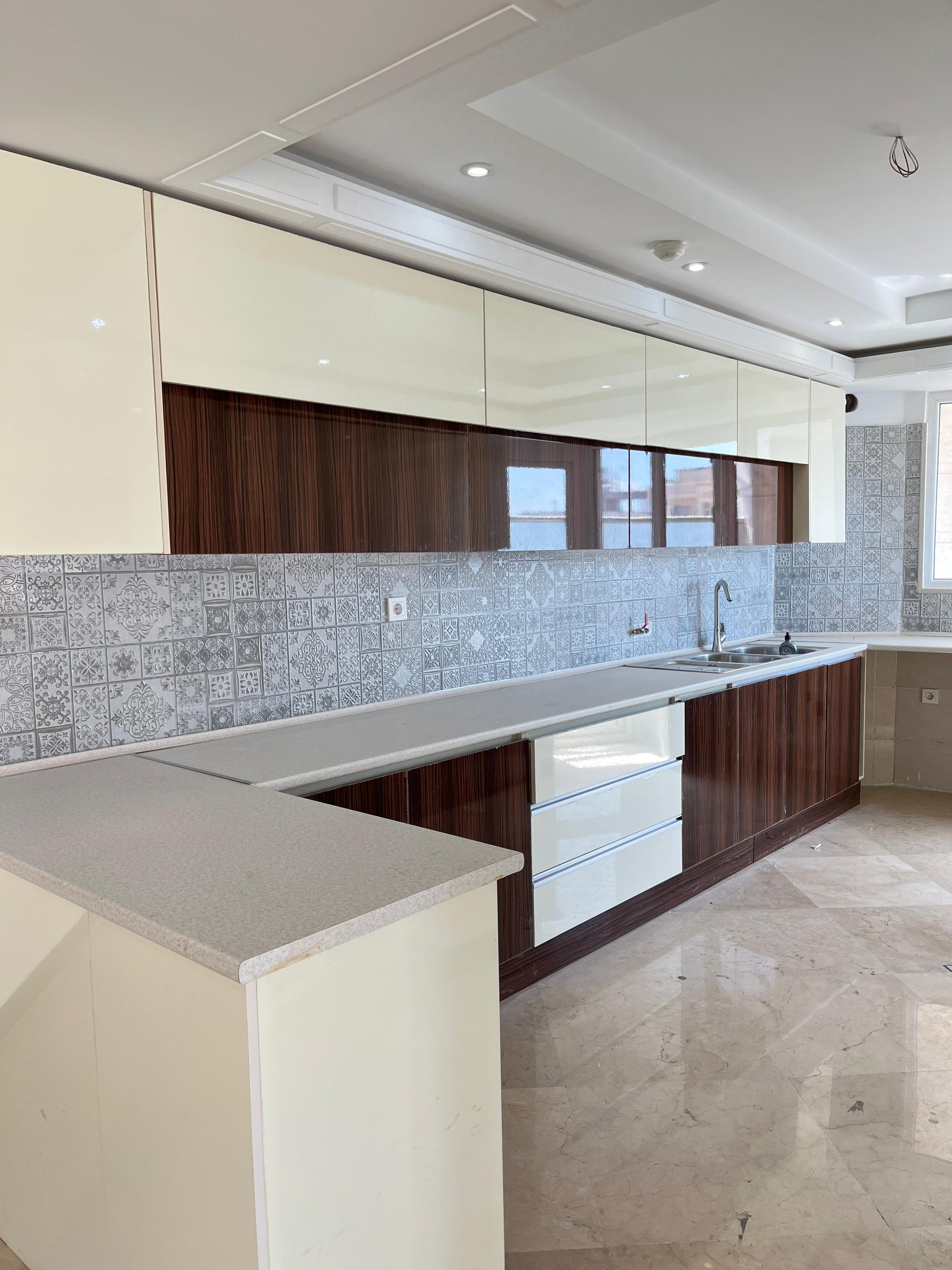 فروش آپارتمان 153 متر کیکاووس 4 پارکینگ
