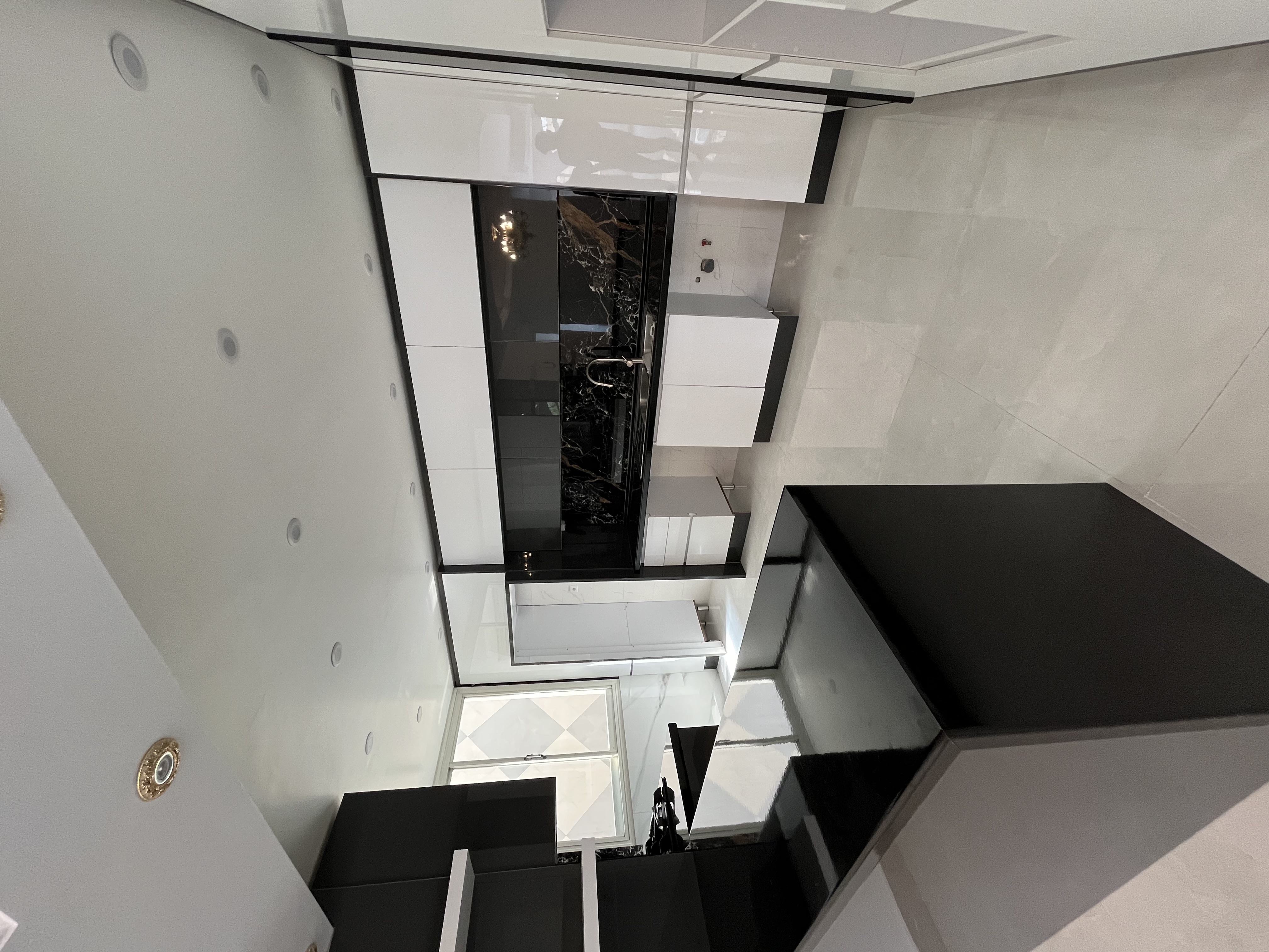 فروش آپارتمان 140 متر کیکاووس فول مشاعات تاپ لوکیشن
