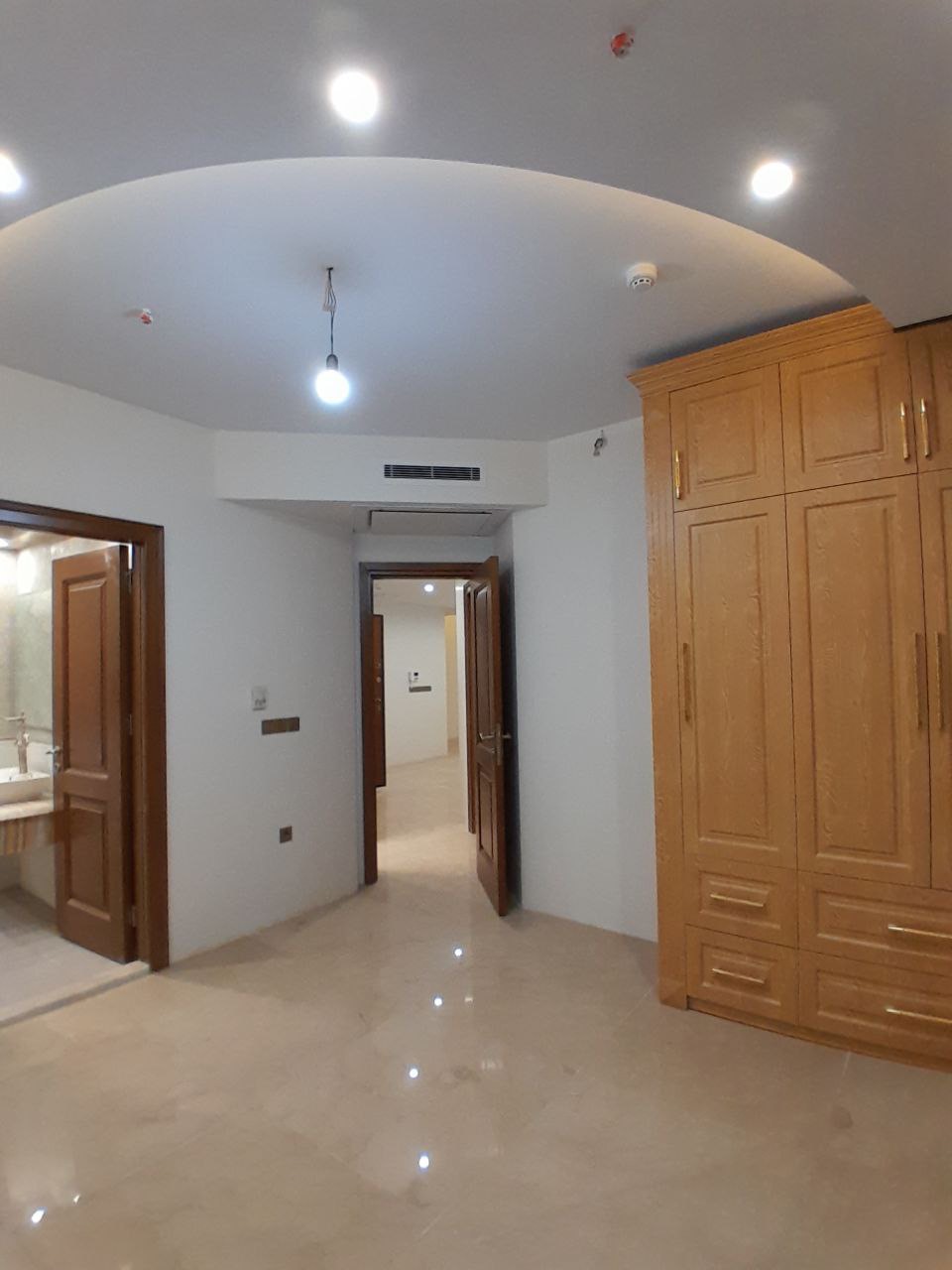 اجاره آپارتمان 260 متر جهانتاب دارای مشاعات ابی فعال