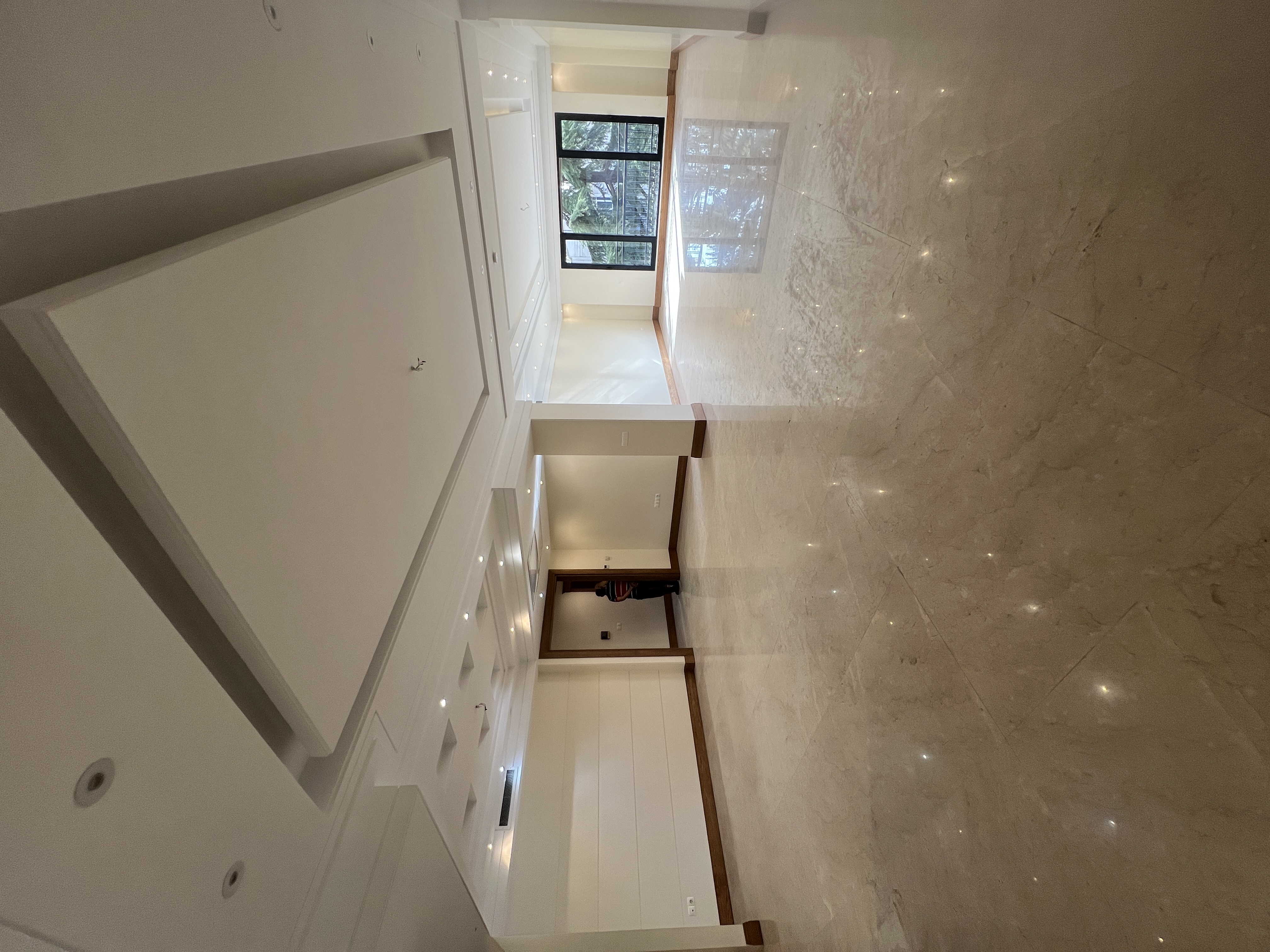 آجودانیه/240متر/3مستر/فول‌مشاعات/2پارکینگ