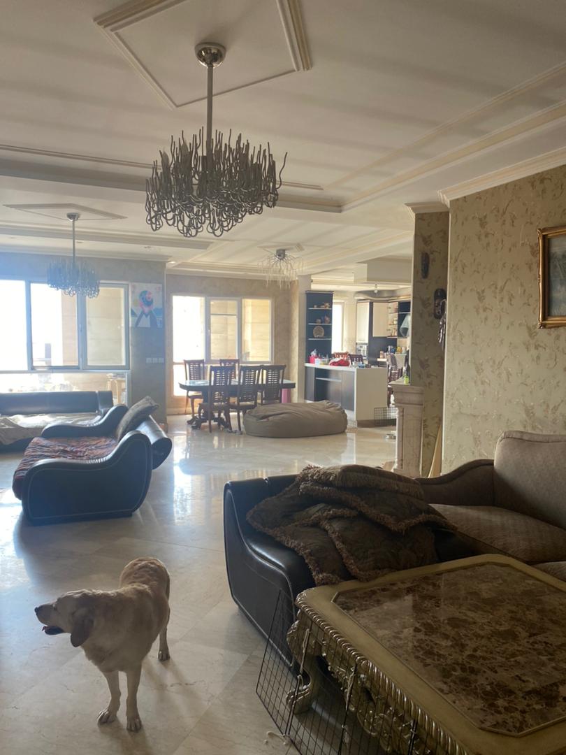 220متر بسیار خوش نشین مناسب خونه اولی کلید نخورده