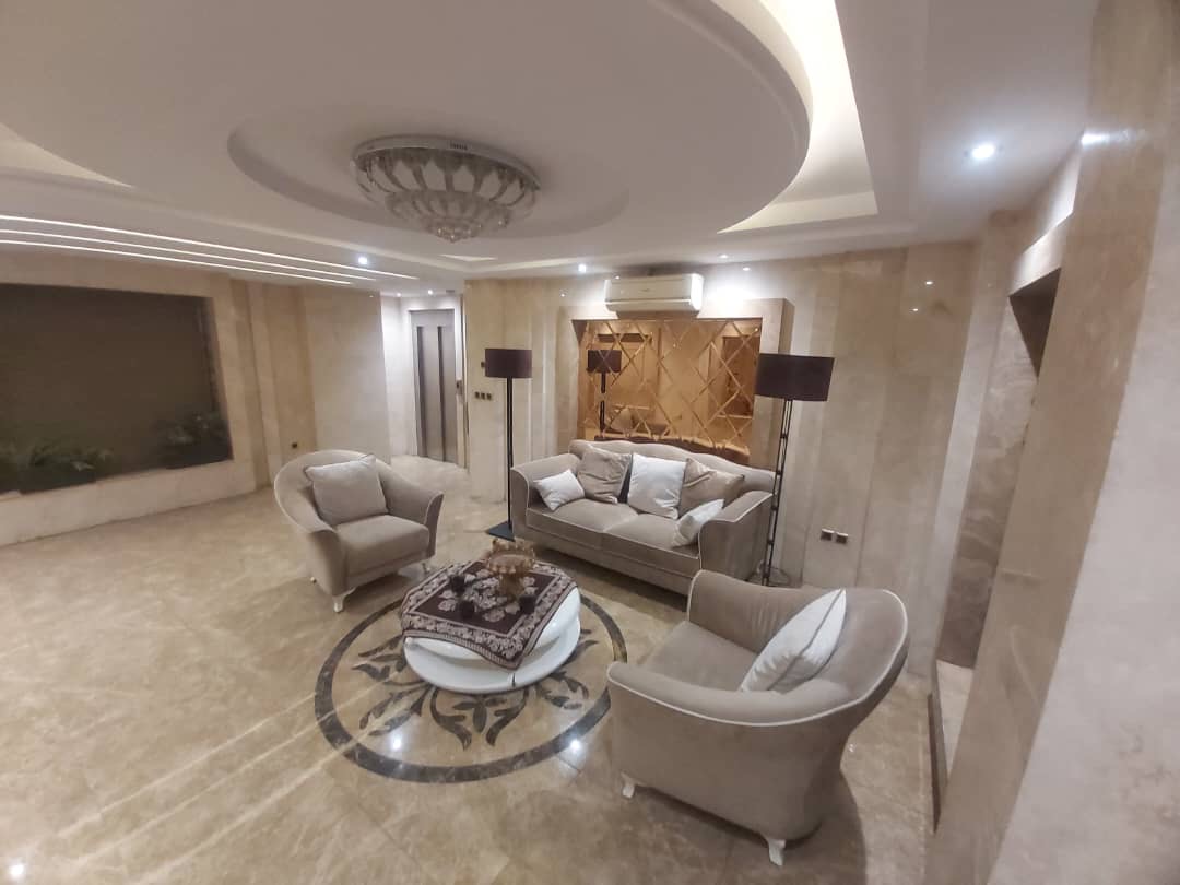 فروش آپارتمان 150 متر آپارتمان غرق در نور مستقیم