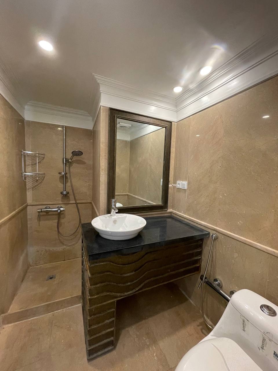 اجاره اپارتمان 245 متر نیاوران دو جهت نور و ویو