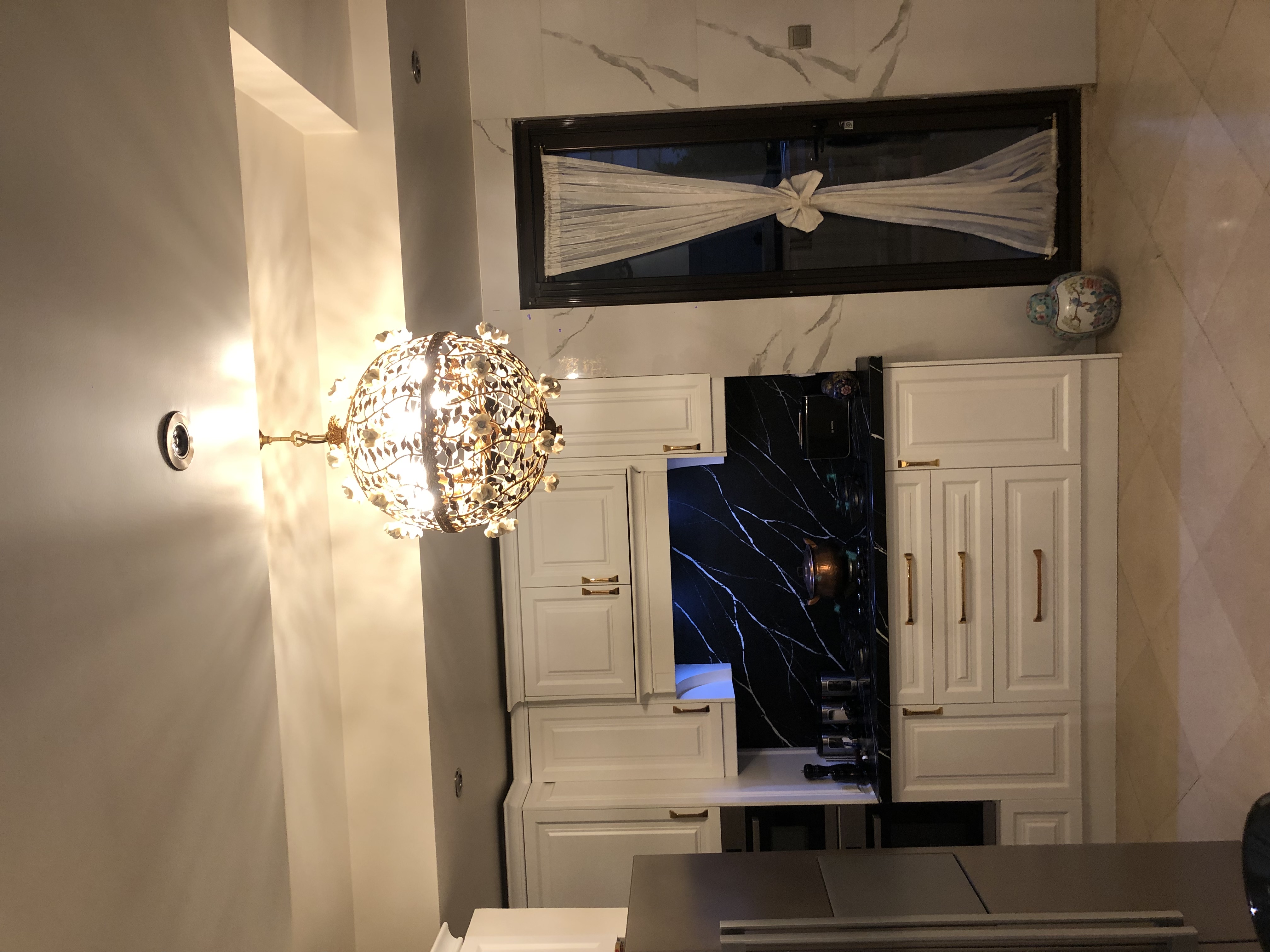 فروش آپارتمان 130متری بالکن چیدمان