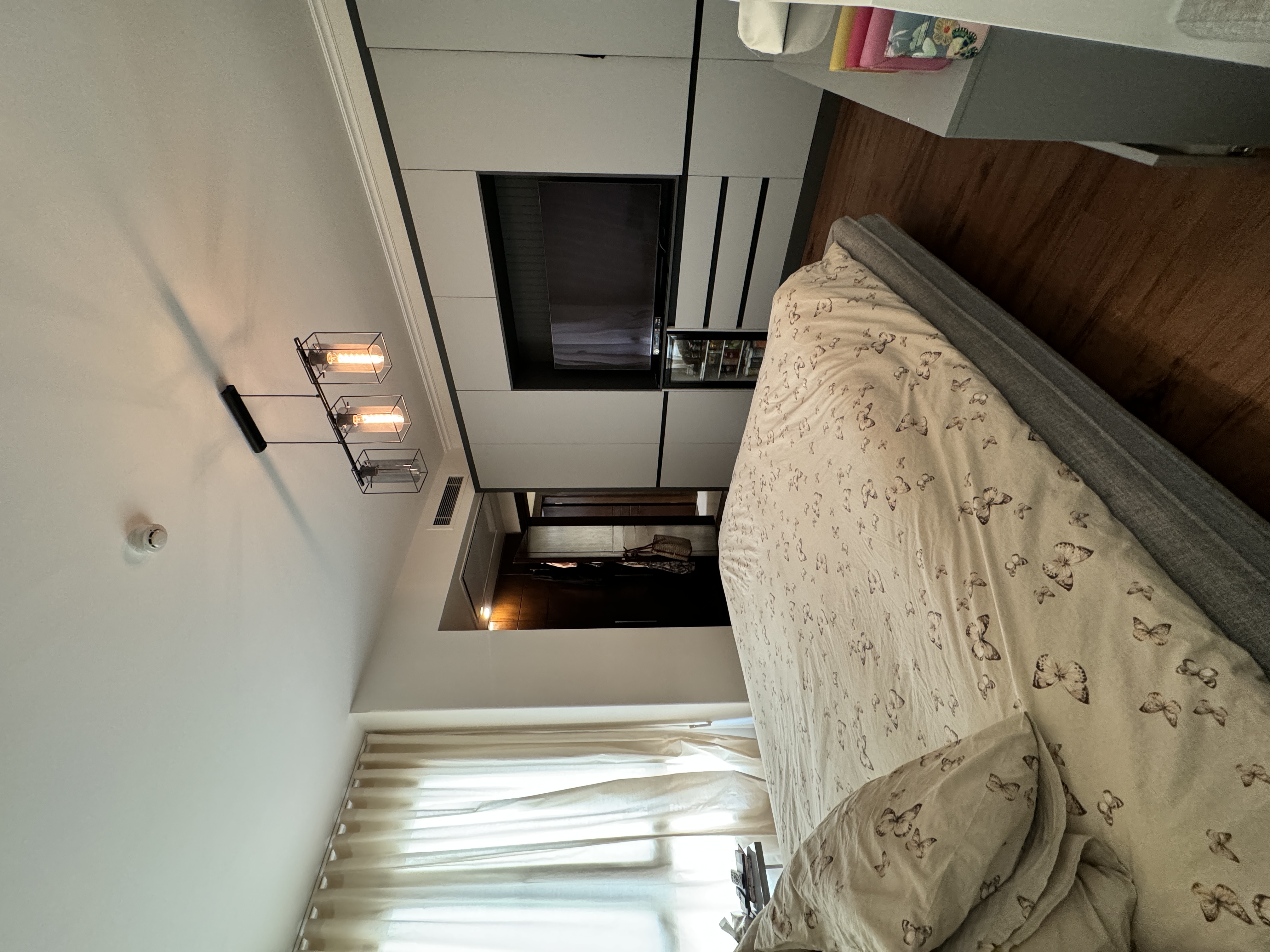 فروش آپارتمان 130متر آجودانیه مشاعات فعال