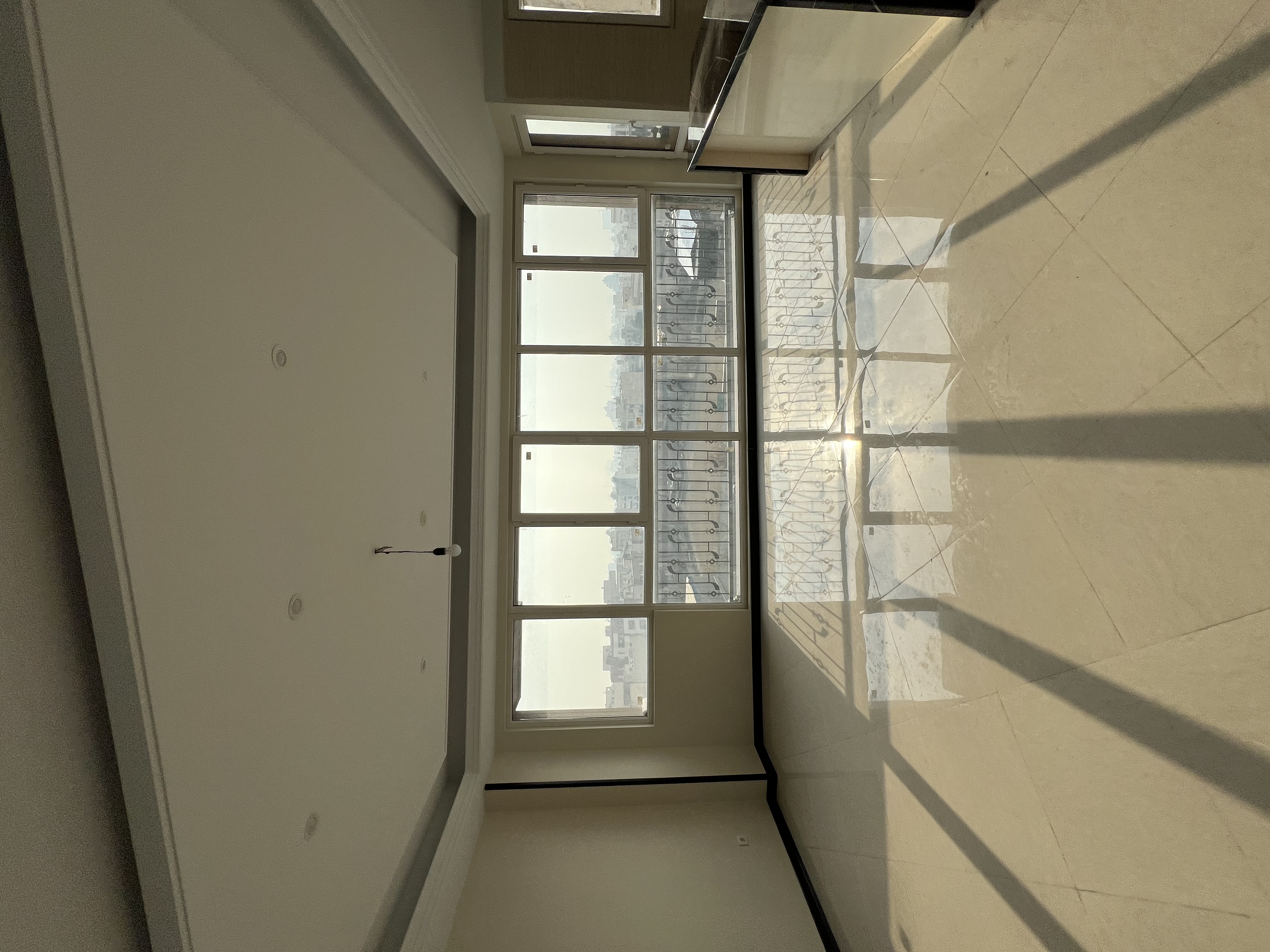 فروش 130 متر آپارتمان تک واحدی کلید نخورده غرق نور مستقیم