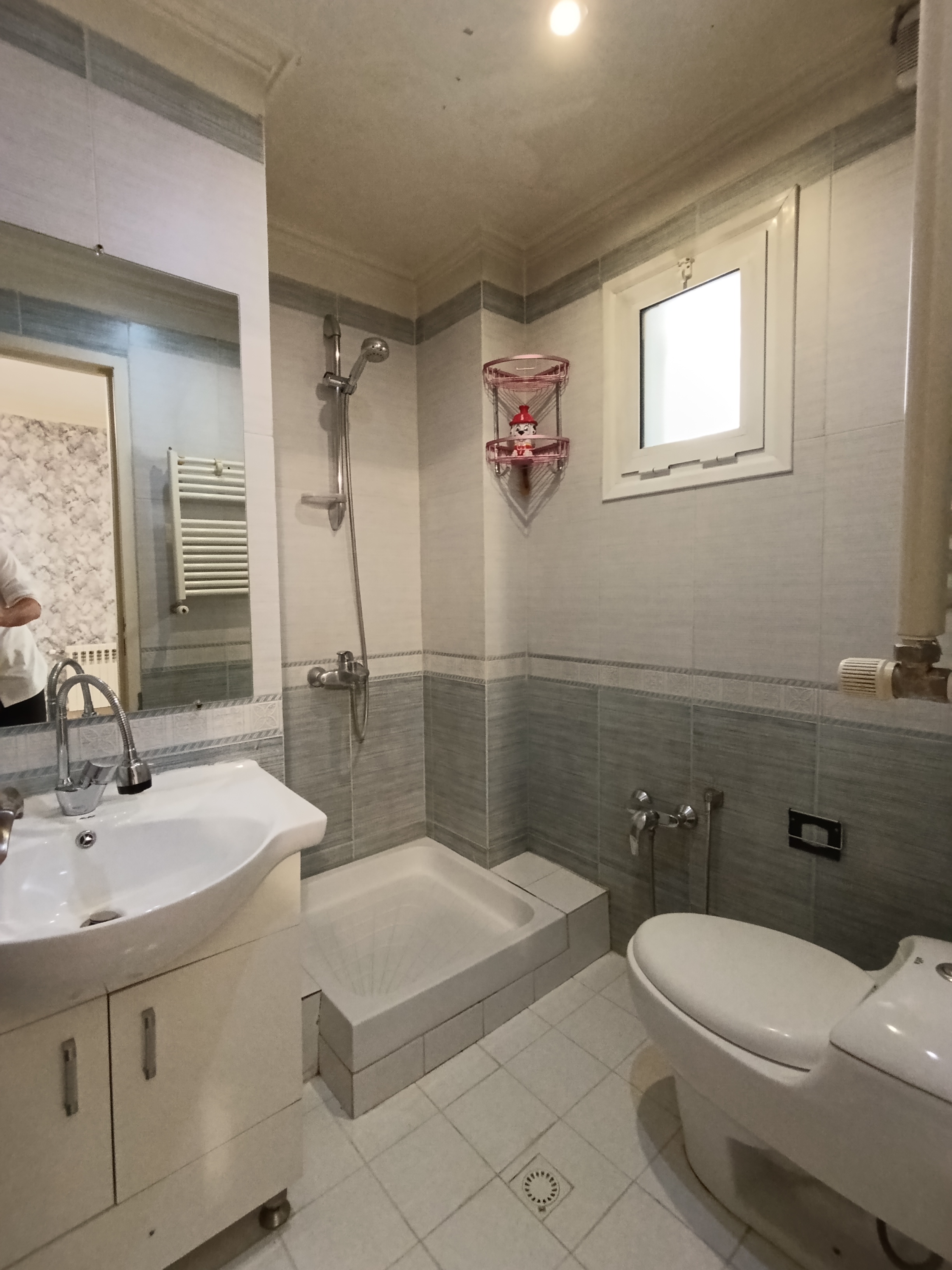 فروش آپارتمان 201متر 3خواب نیاوران 2پارکینگ سندی