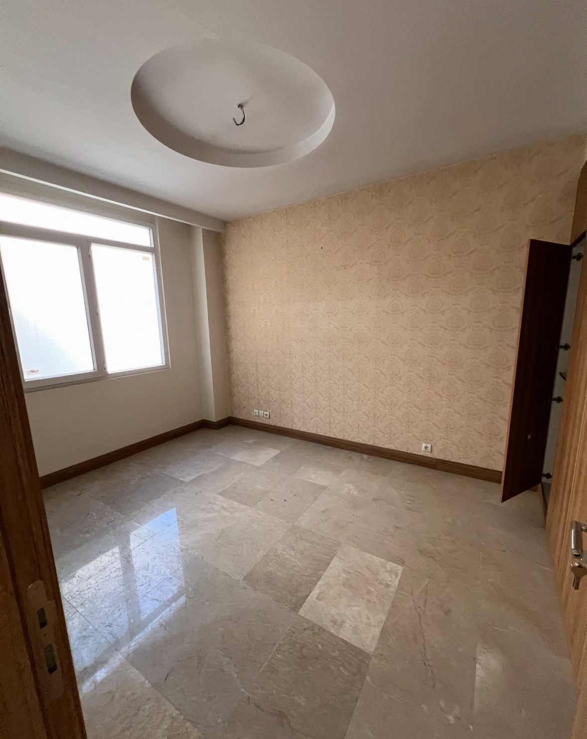 فروش آپارتمان 160 متر قلهک تراس بزرگ با ویو رویایی