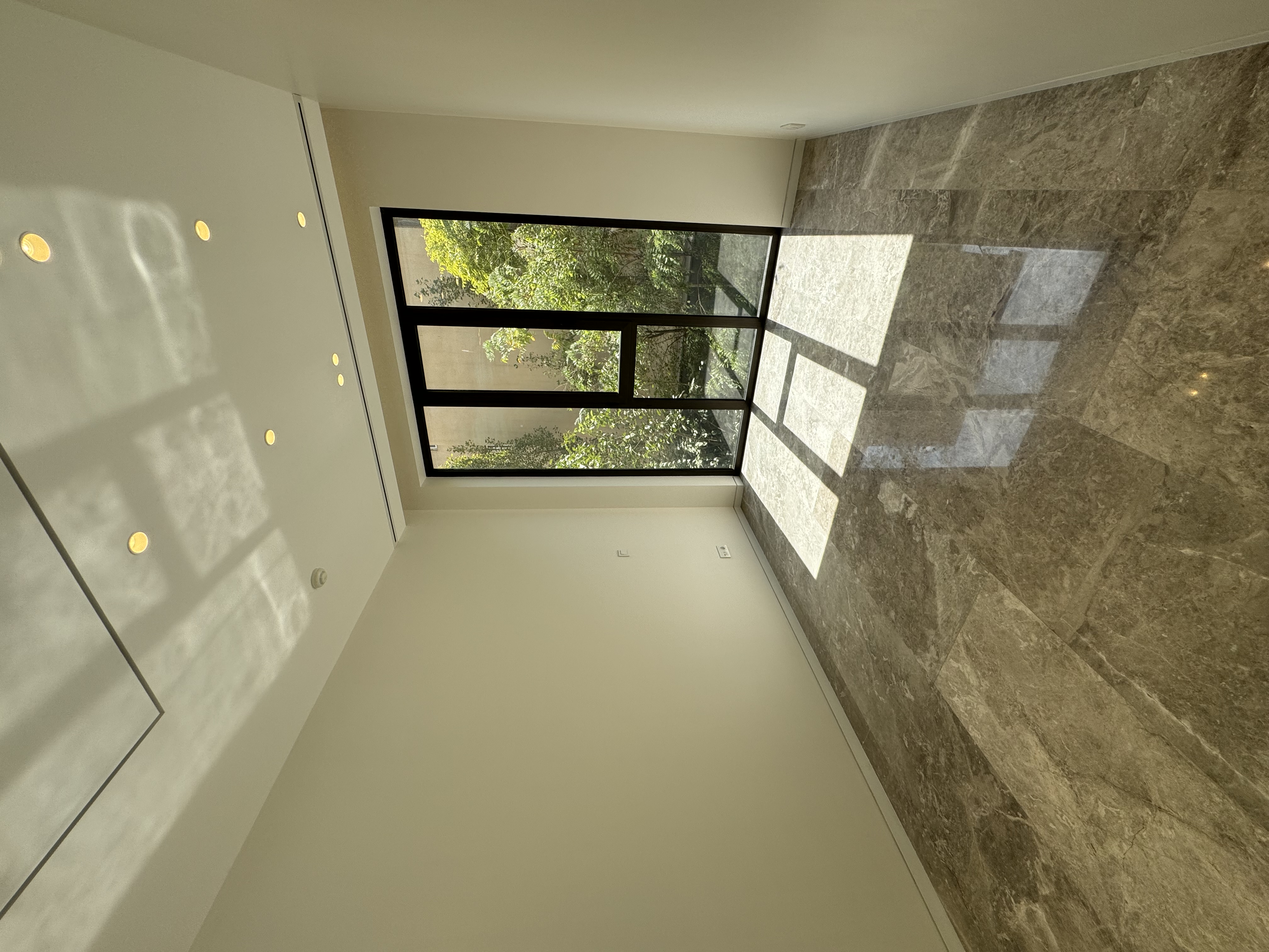 فروش آپارتمان 185 متری سه خواب مدرن / اطراف پارک قیطریه