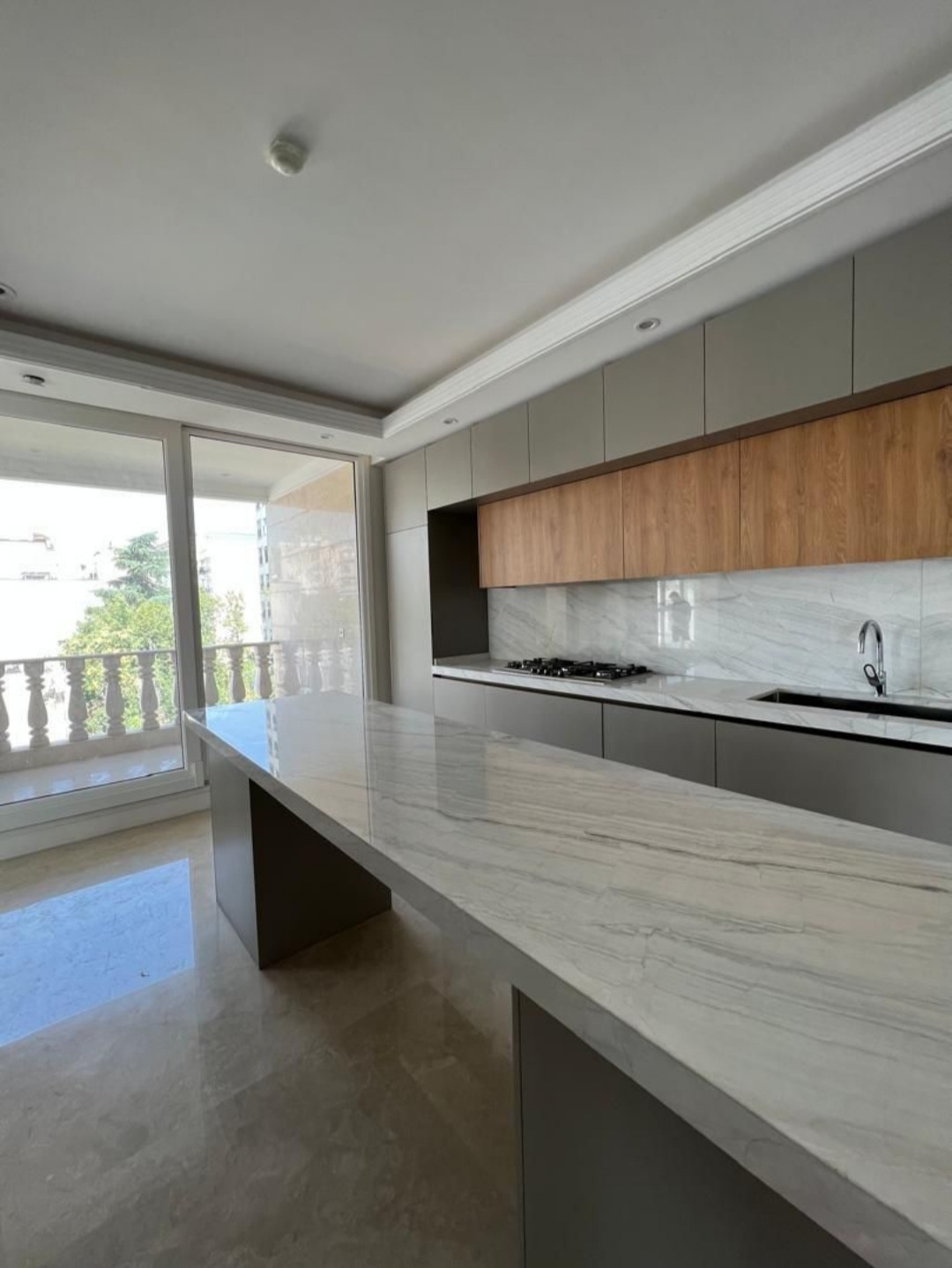 کامرانیه شمالی 214 متر کامرانیه لوکیشن