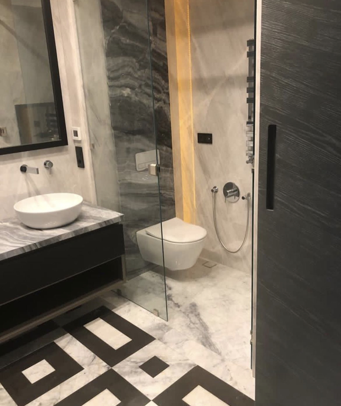 آپارتمان 210 متر نوساز اقدسیه سپند مدرن