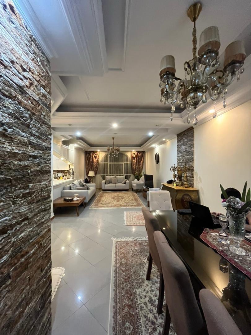 فروش 115 متر دیباجی غرق نور مستقیم از حیاط