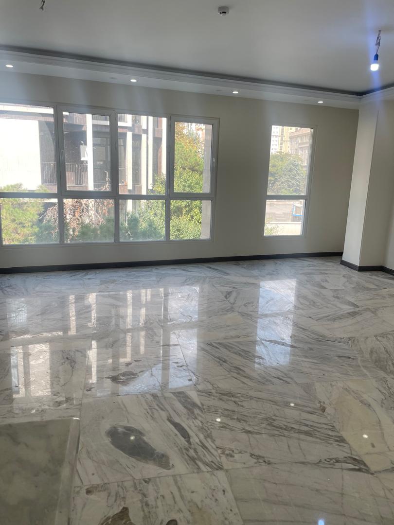 فروش آپارتمان  130 متر آجودانیه طبقات بالا