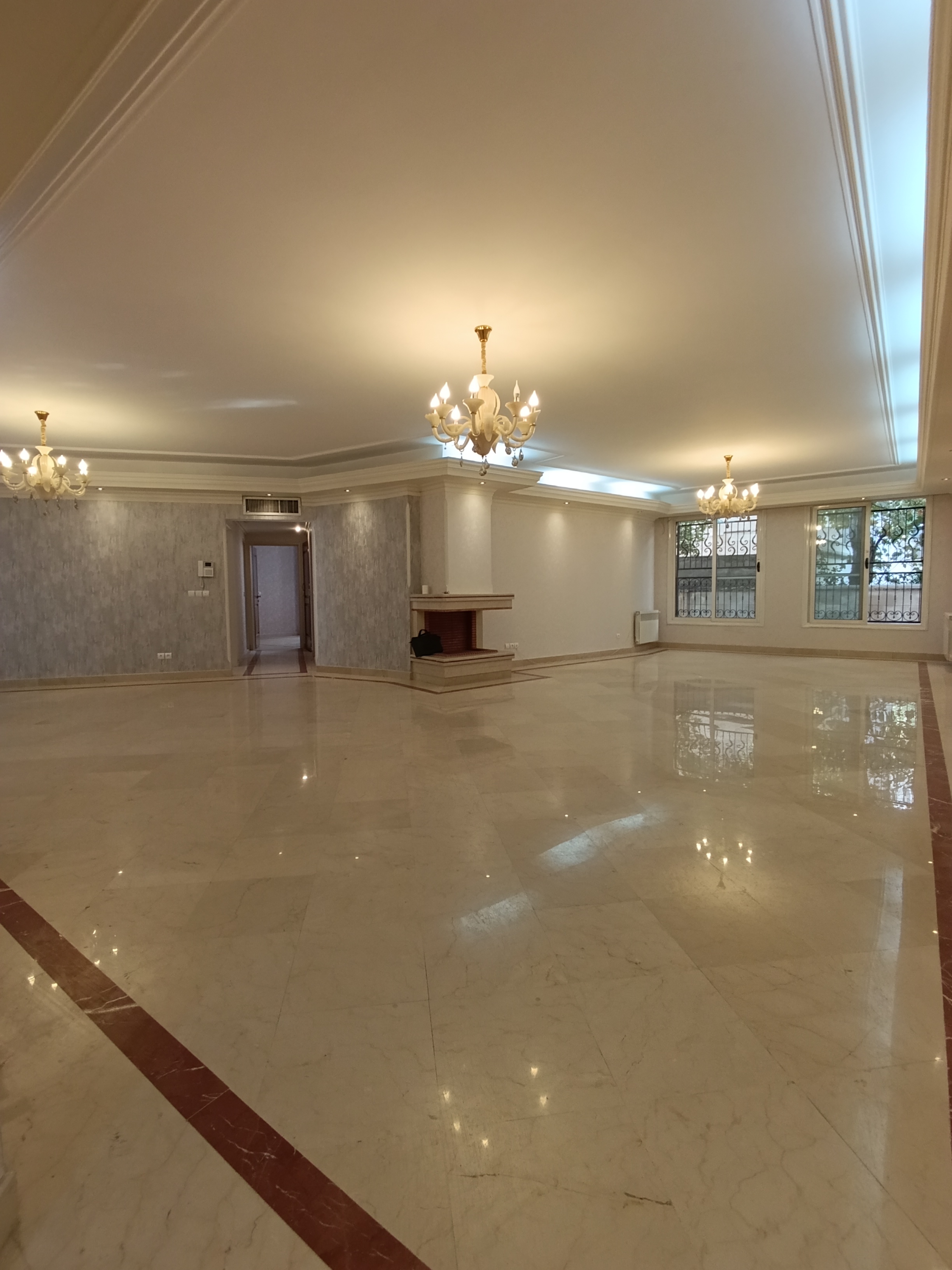 فروش آپارتمان 201متر 3خواب نیاوران 2پارکینگ سندی