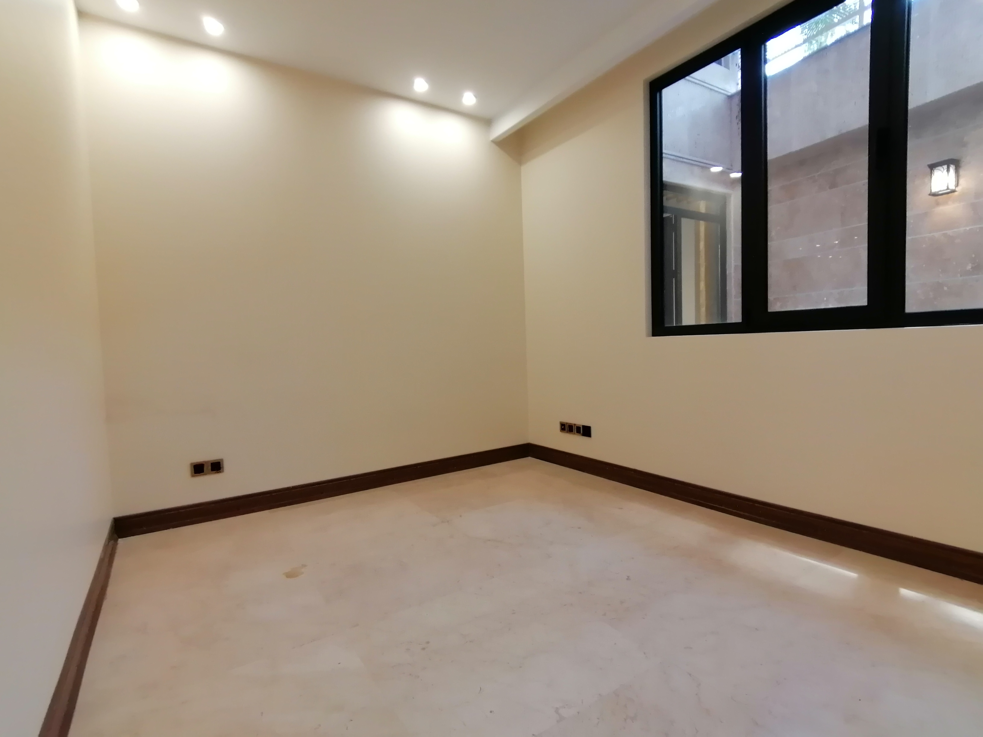 فروش آپارتمان 109 متر دیباجی متریال برند