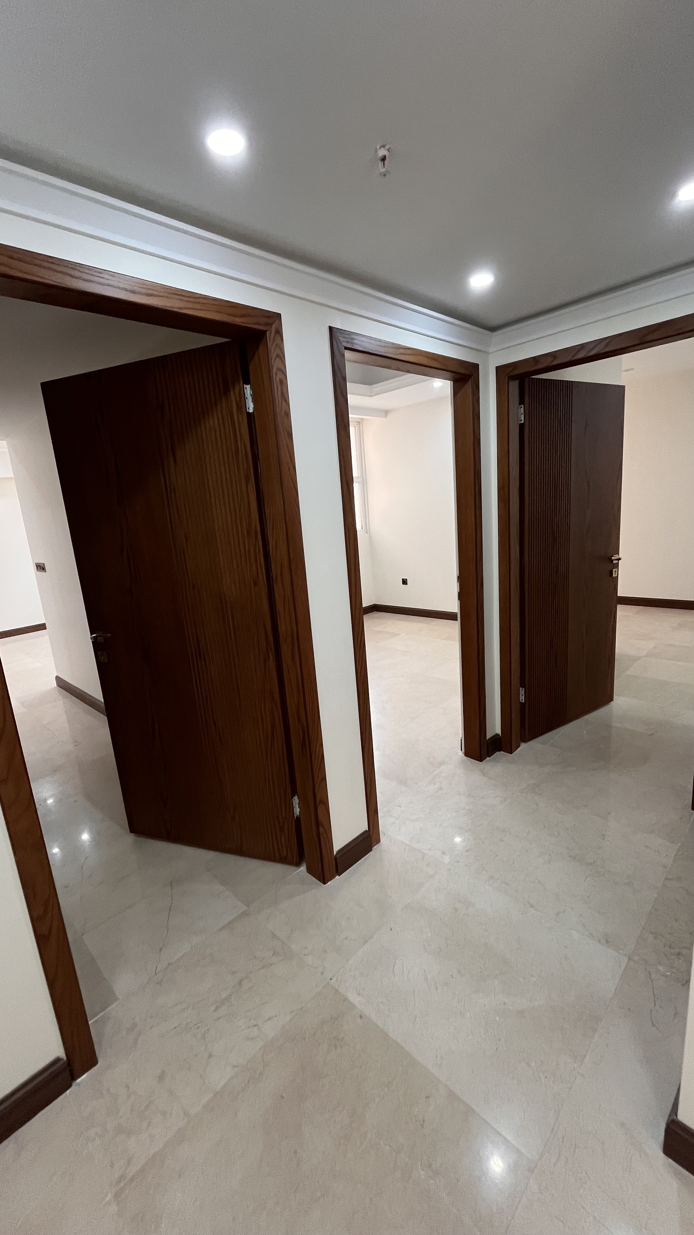 اجاره آپارتمان 220متر هروی فول امکانات 2پارکینگ