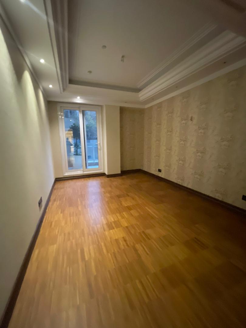 فروش آپارتمان  265متر فرمانیه 4 خواب تک واحدی نور جنوب