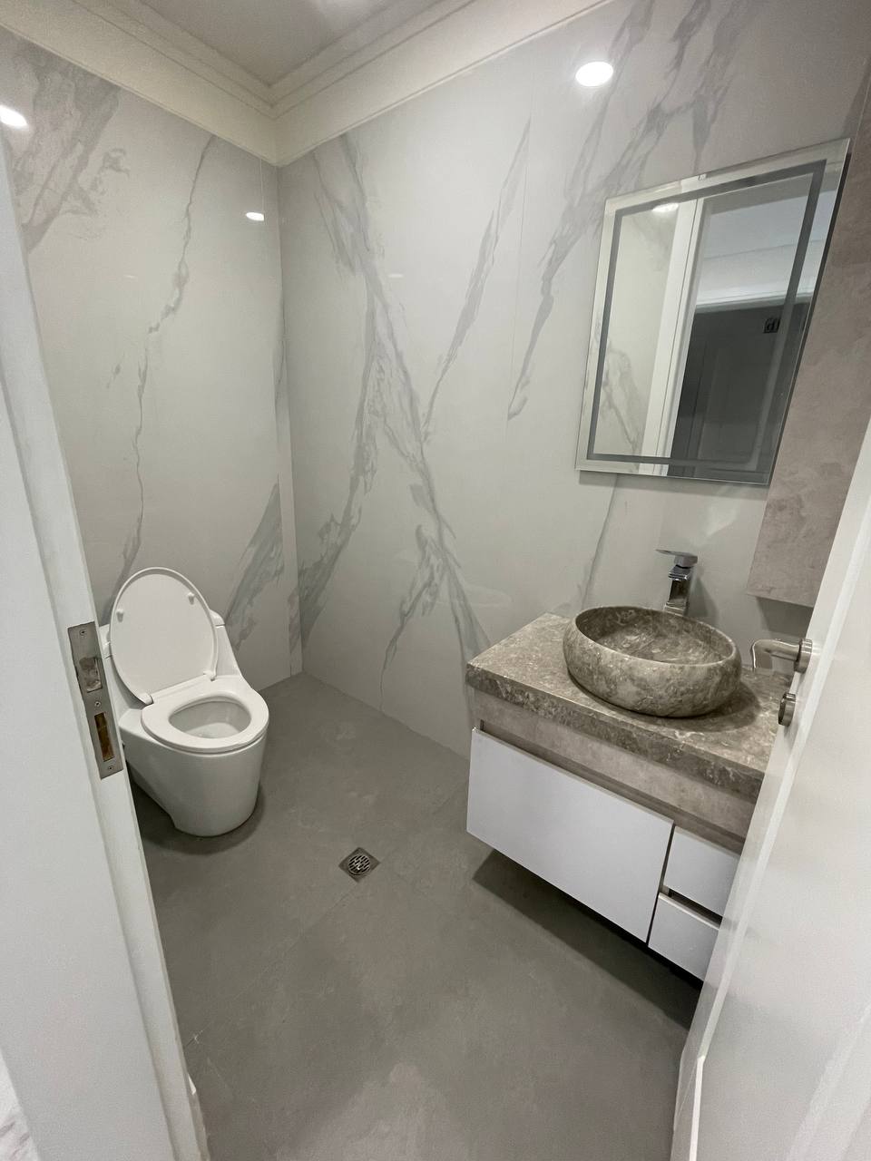 آپارتمان فروش 132متر فرمانیه شرقی فول امکانت