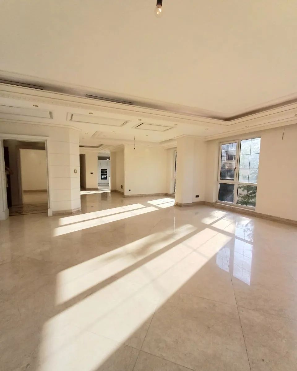 فروش آپارتمان 220متر کامرانیه 2پارکینگ تراس بزرگ