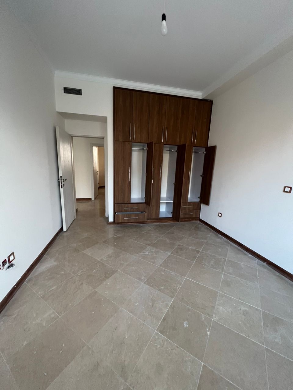 اجاره آپارتمان 130 متر نیاوران برجی بسیار فاخر و درخور