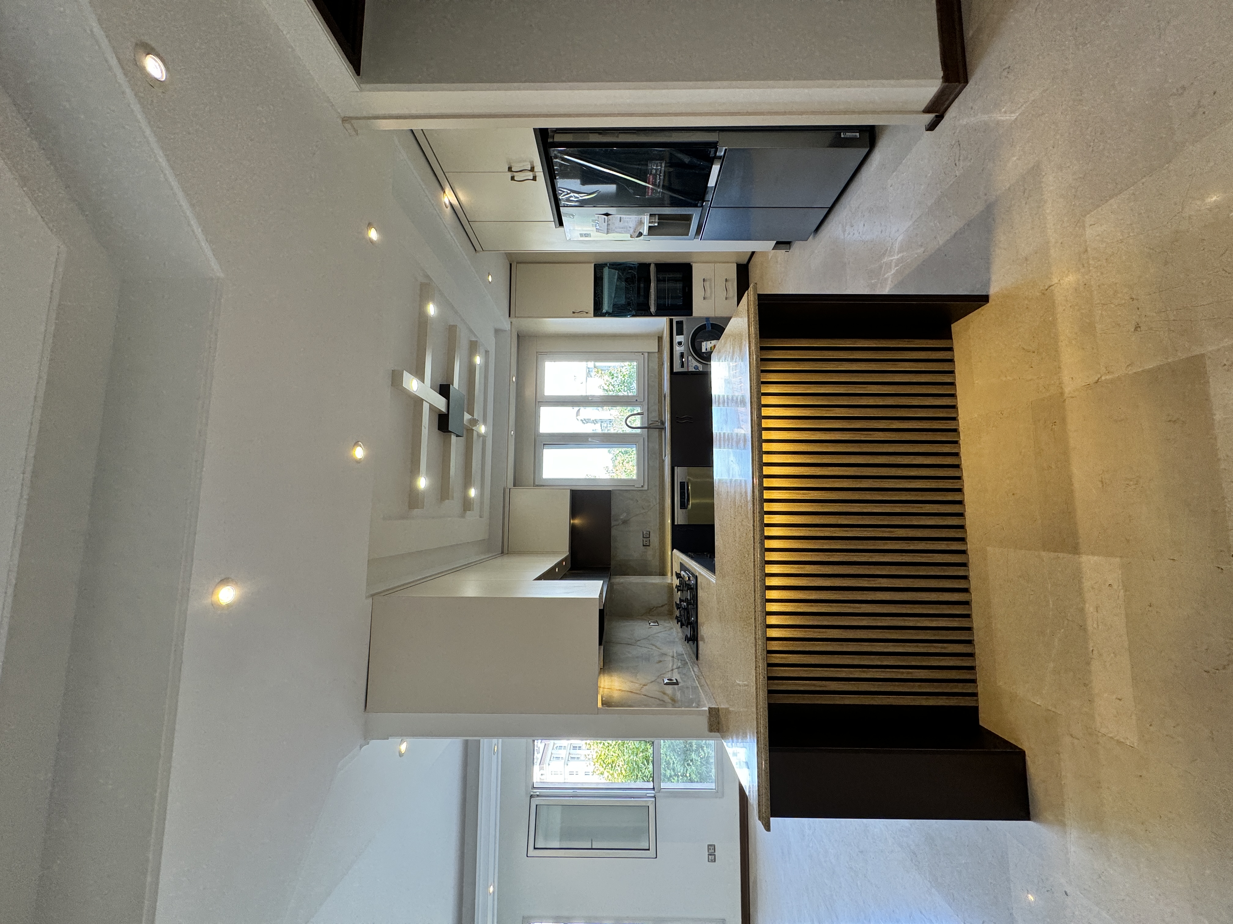 فروش آپارتمان 175متر فرمانیه شرقی 2پارکینگ