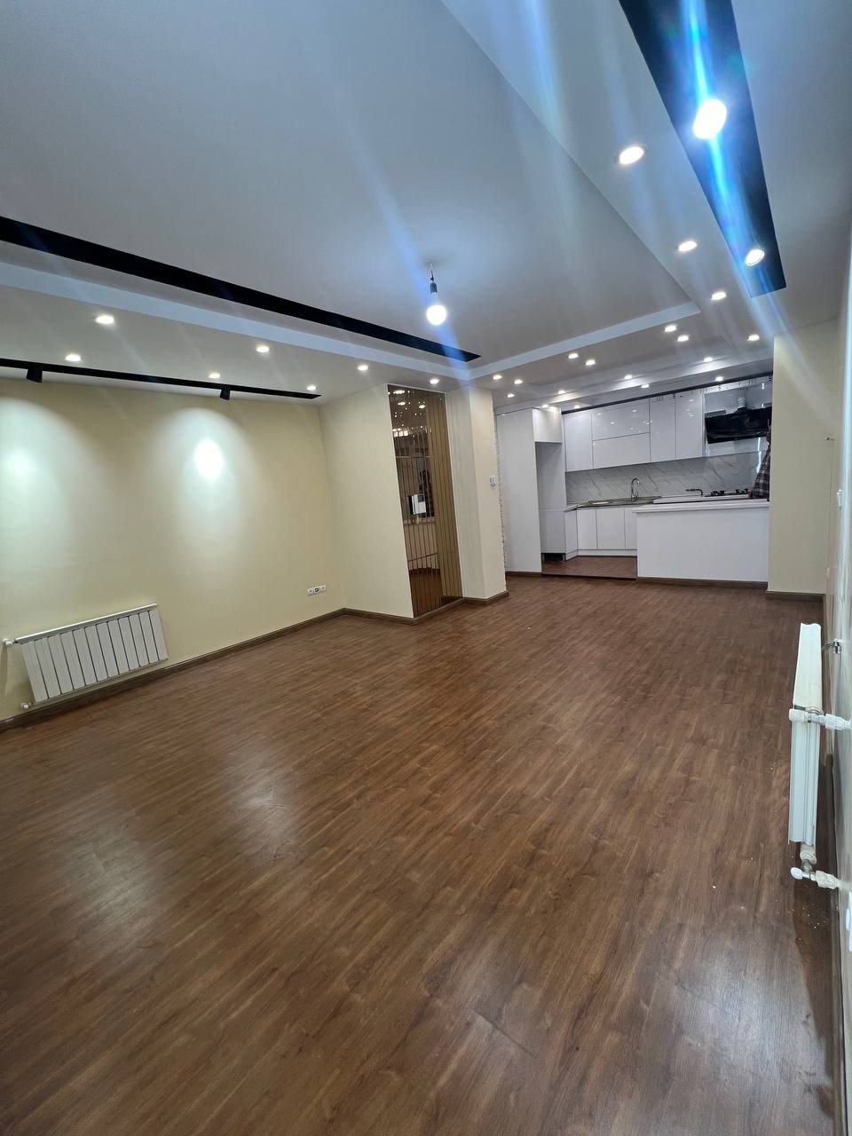 فروش آپارتمان 95 متر دیباجی 20 متر انباری